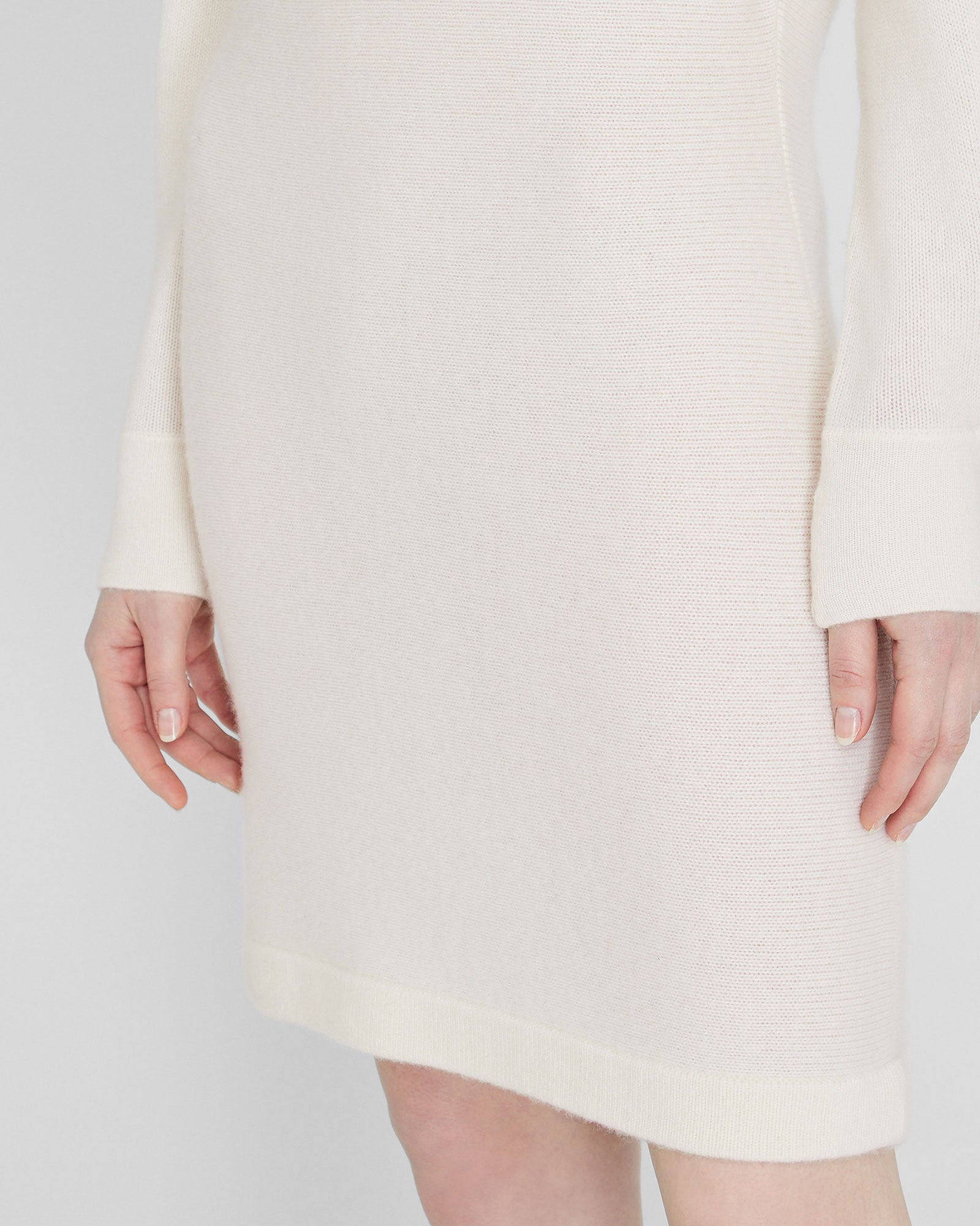 CLUB MONACO - Mini-robe à col roulé en cachemire - Blanc Cassé