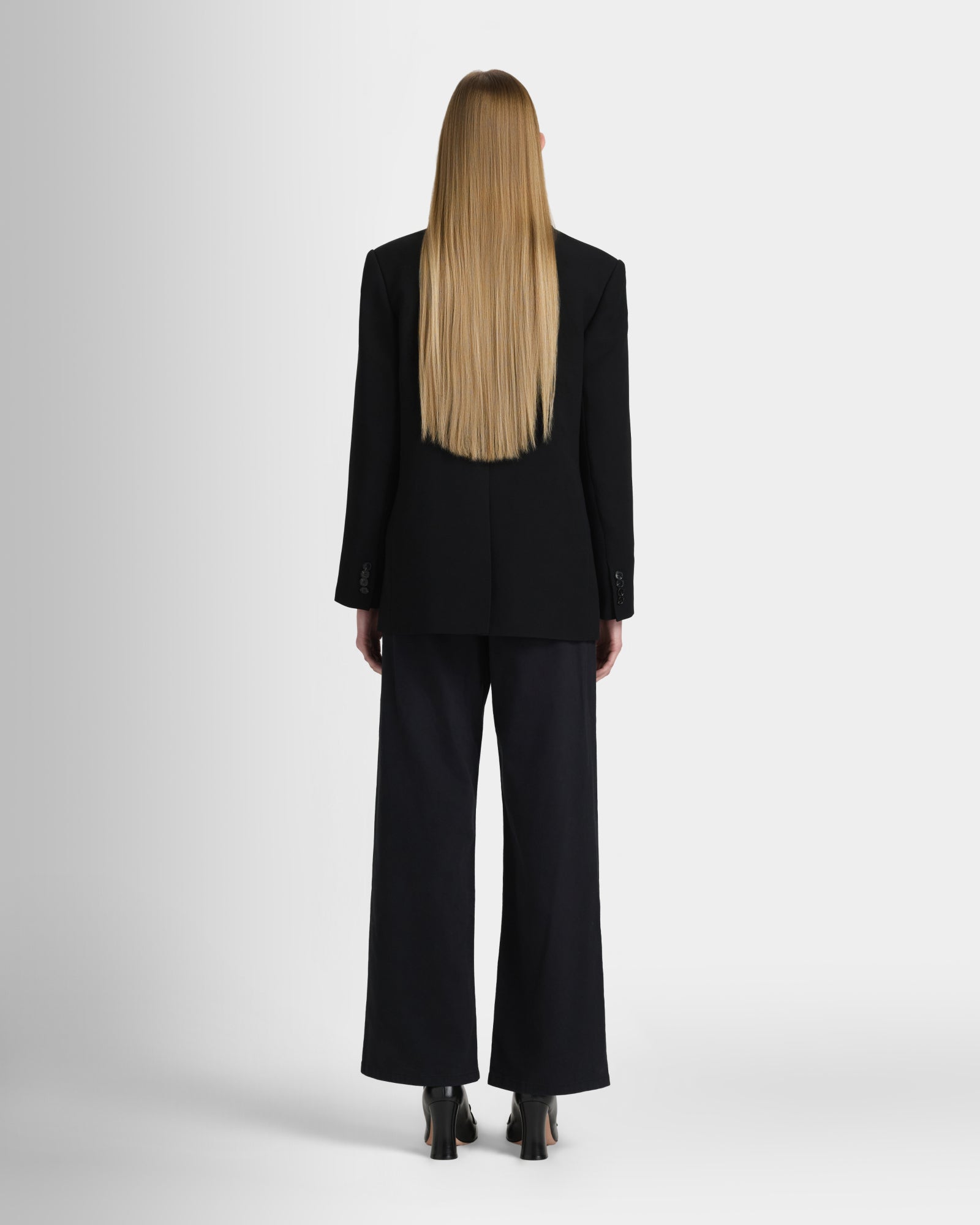 Club Monaco Corp, CA - Blazer décontracté en crêpe à boutonnage simple - Noir