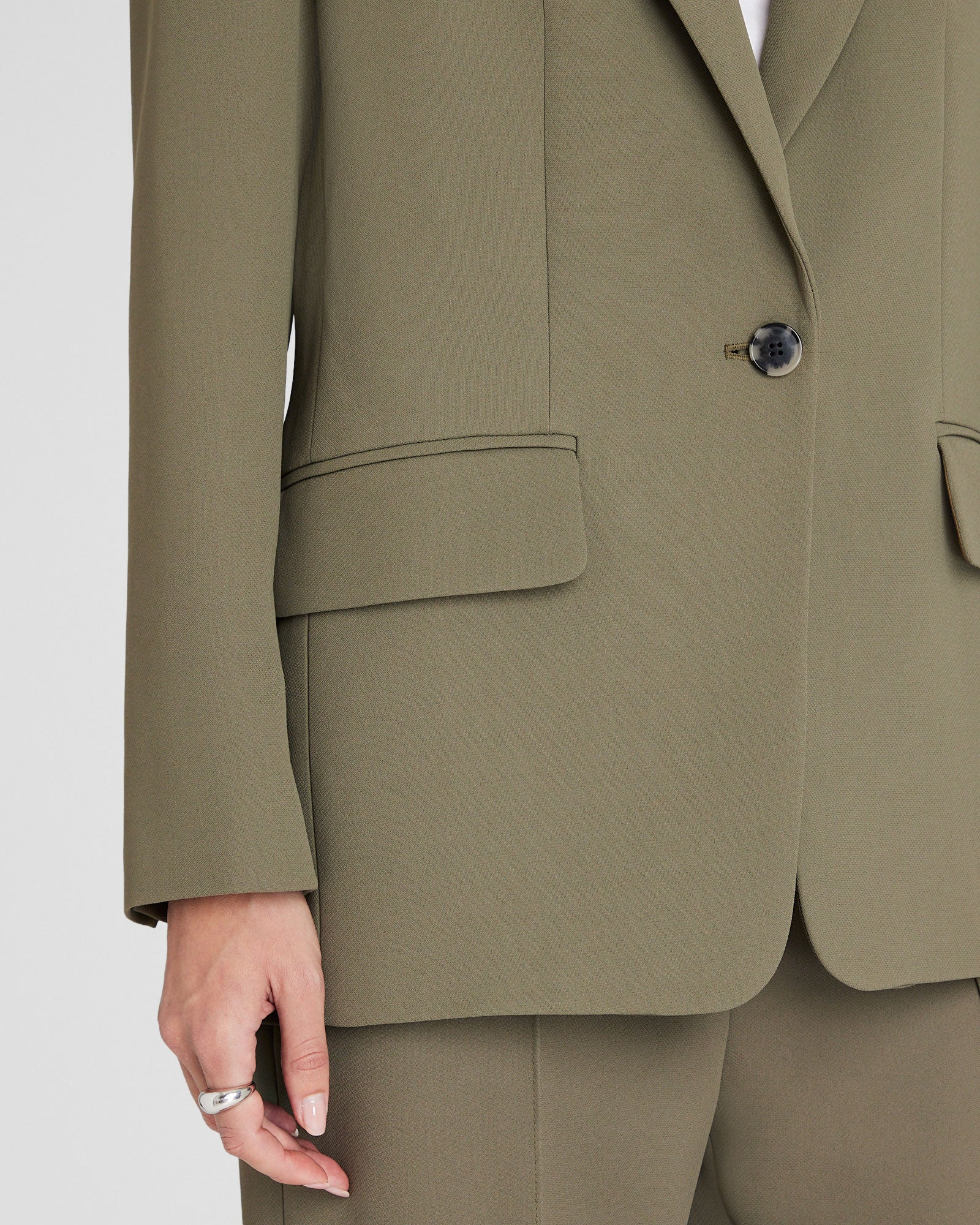 CLUB MONACO - Blazer en crêpe décontracté à simple boutonnage - Noyau d'Olive