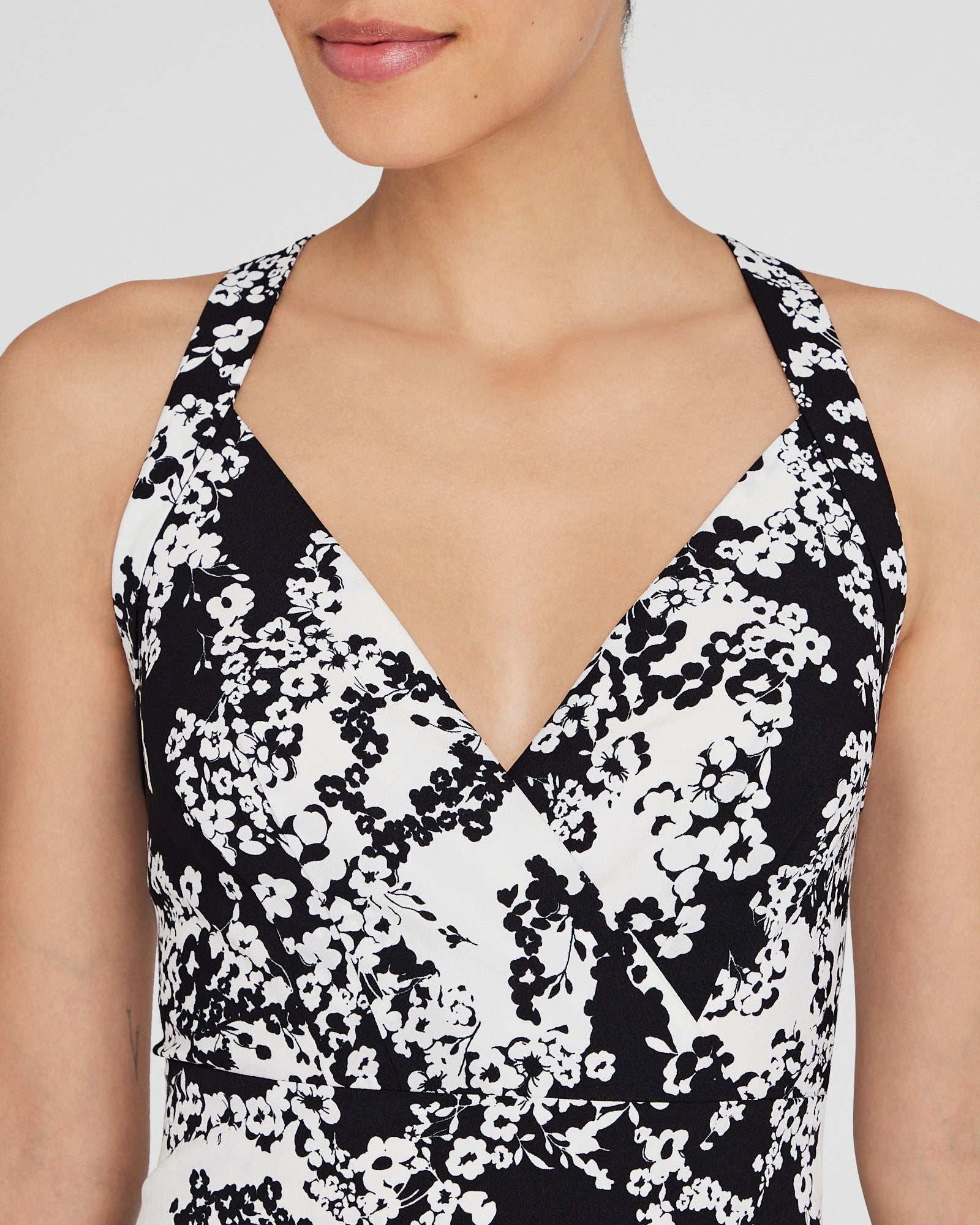 CLUB MONACO - Cross Strap Top - Black