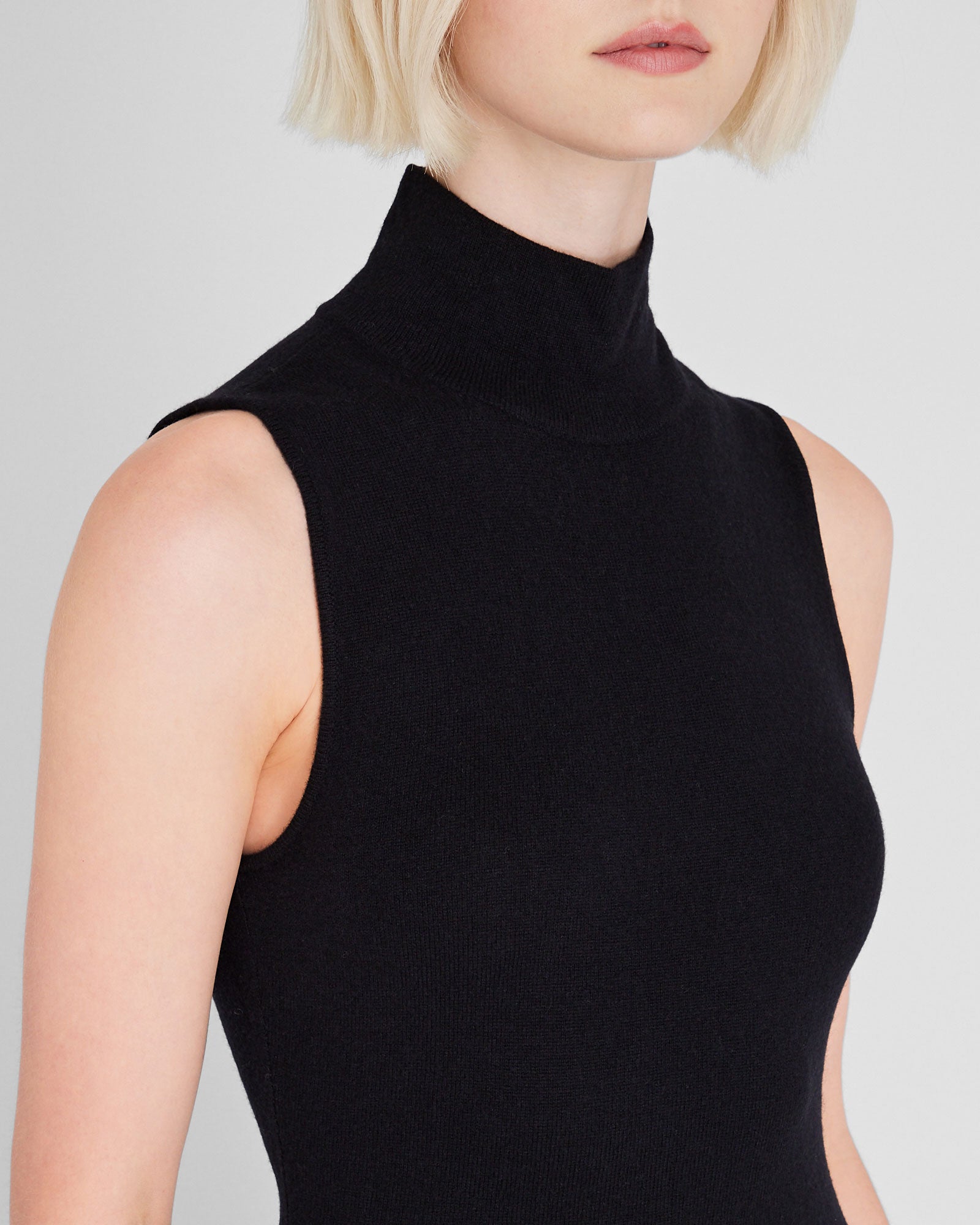 CLUB MONACO - Robe à col roulé sans manches - Noir