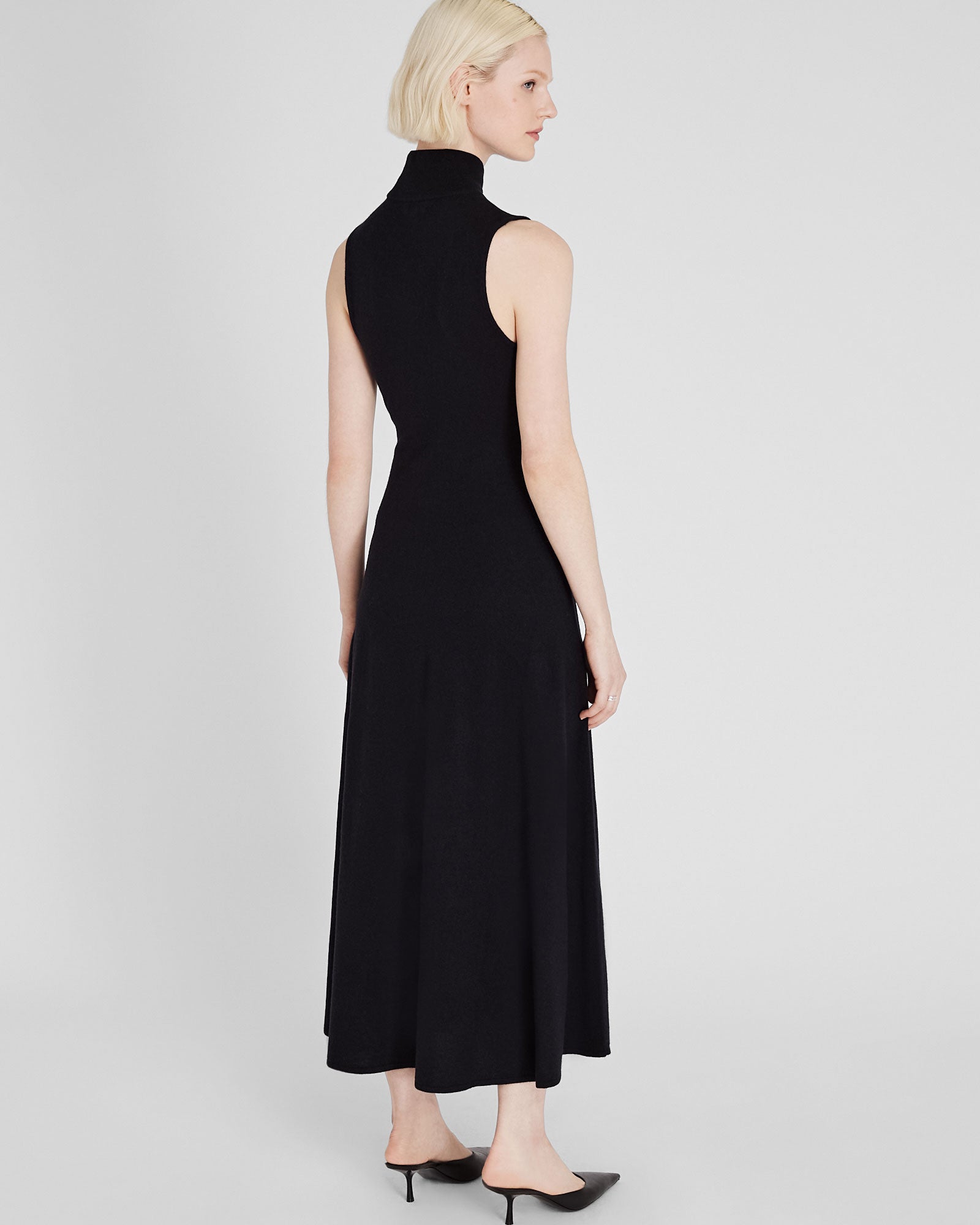 CLUB MONACO - Robe à col roulé sans manches - Noir