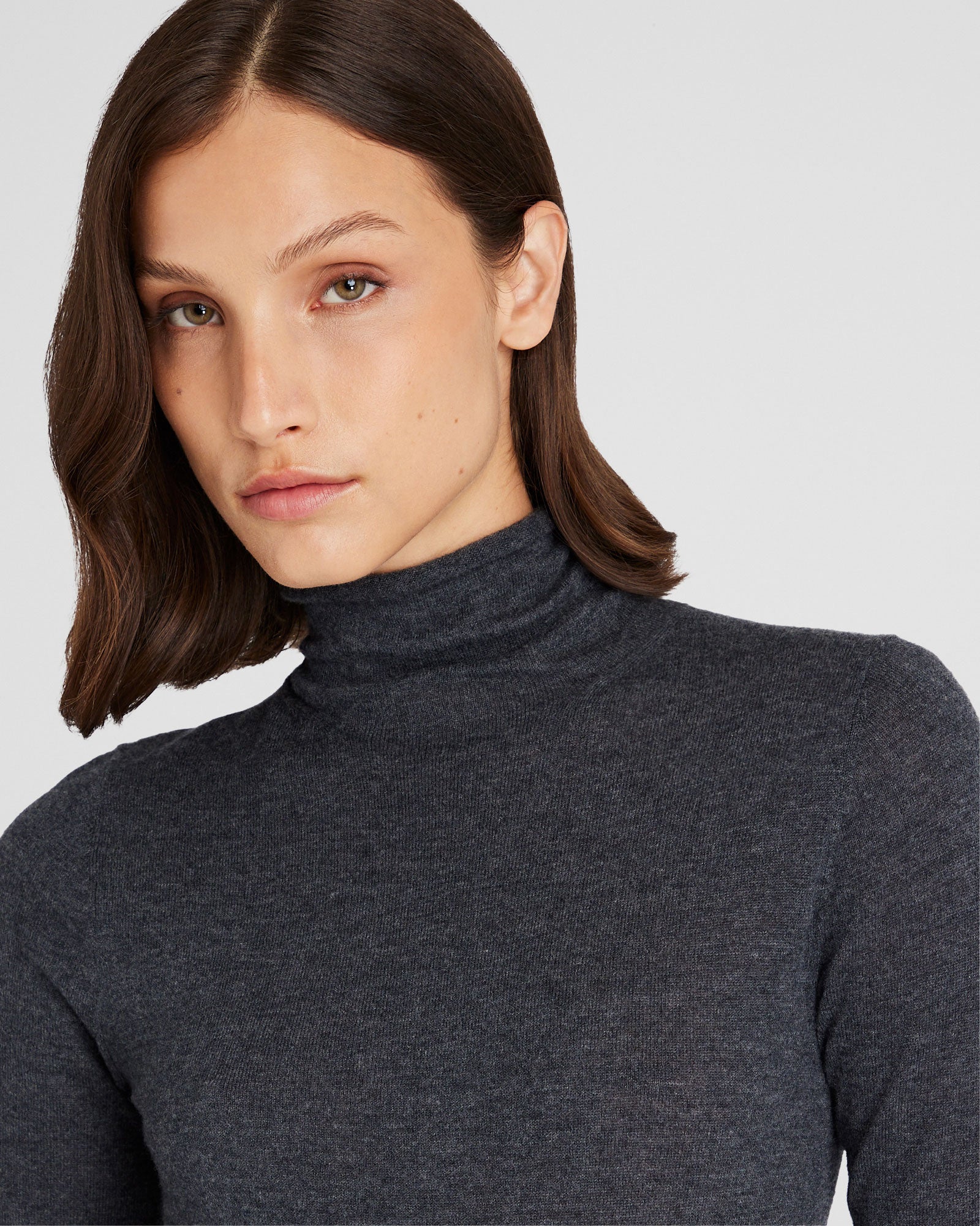 CLUB MONACO - Cashmere Slim Turtleneck - Dark Heather