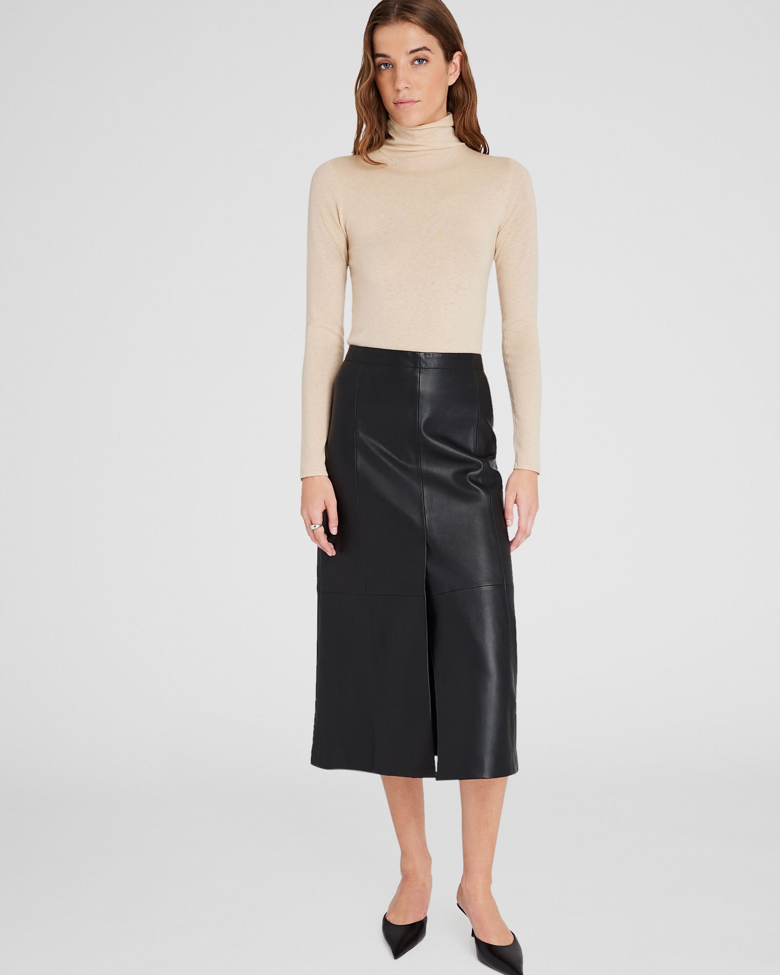 CLUB MONACO - Cashmere Slim Turtleneck - Camel