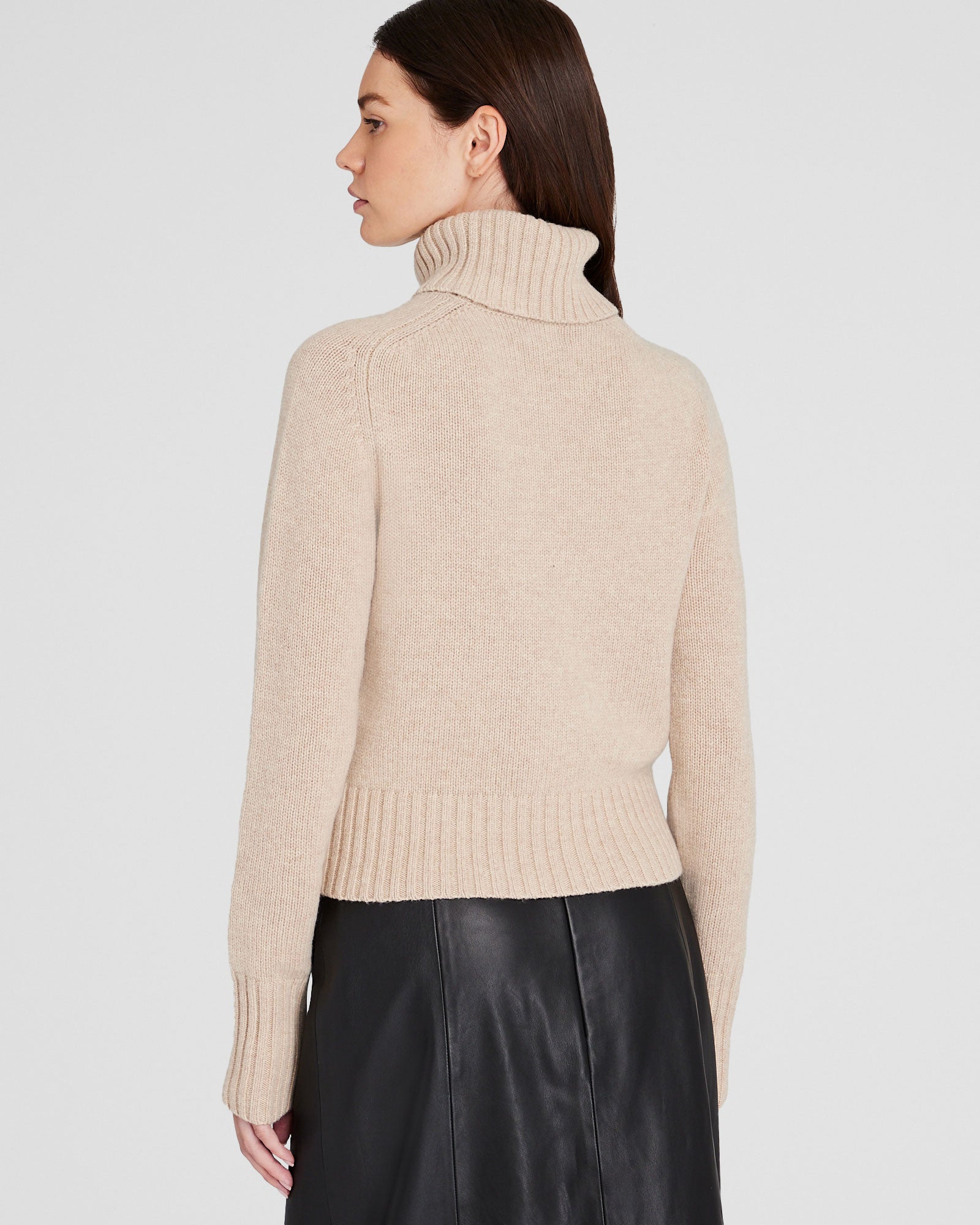 CLUB MONACO - Shrunken Wool Turtleneck - Light Brown Mix