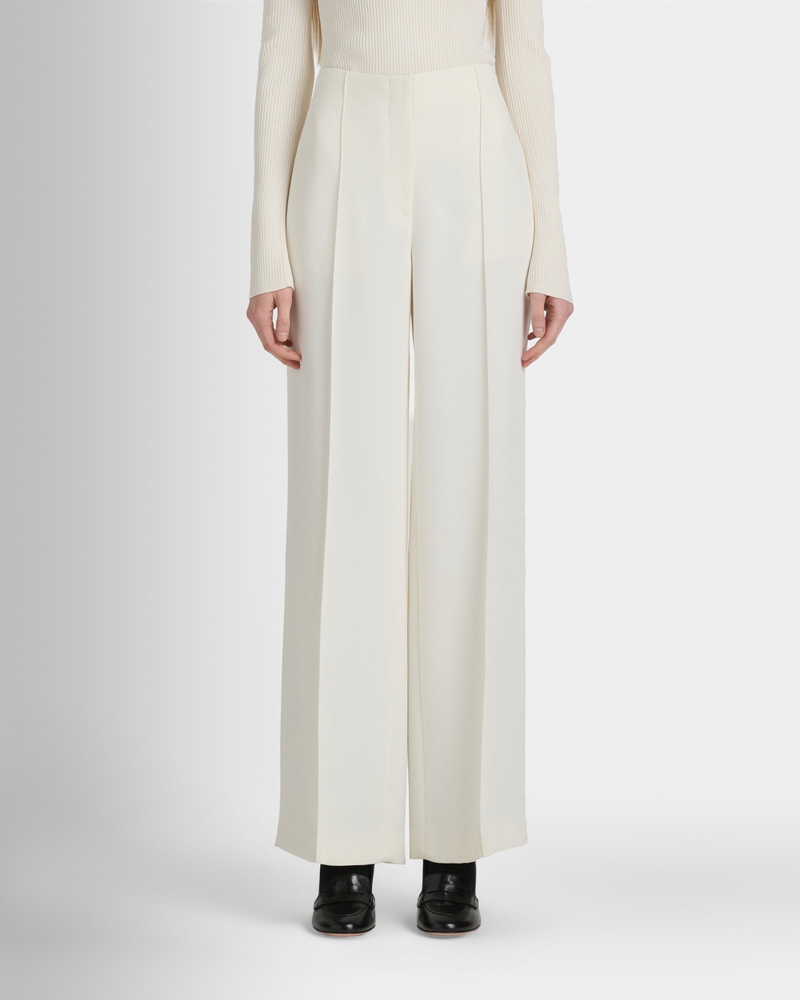 Club Monaco - Pantalon en crêpe à taille haute - Blanc Cassé