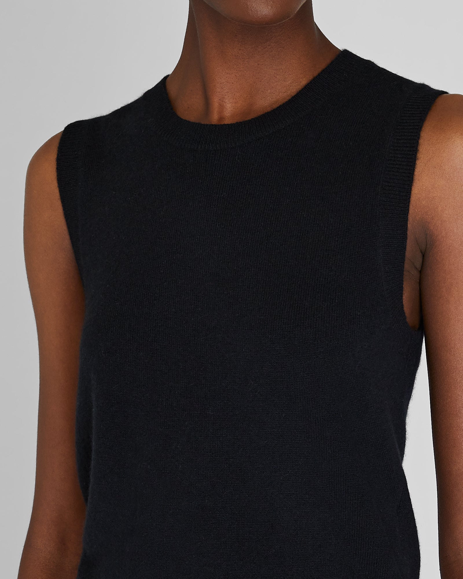 CLUB MONACO - Camisole en cachemire à col rond - Noir