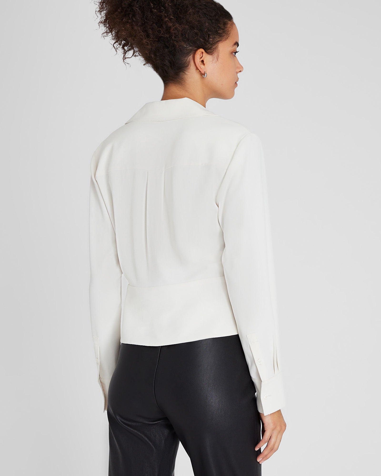 CLUB MONACO - Waisted Collared Shirt - White