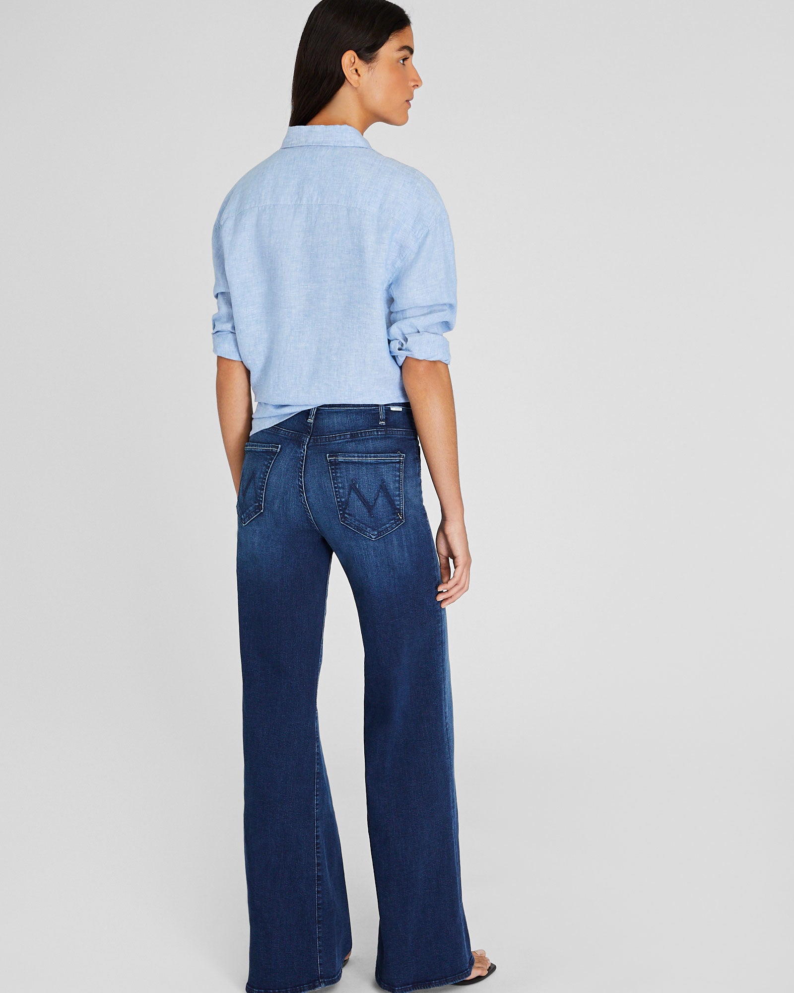 CLUB MONACO - MOTHER The Hustler Roller Sneak Jeans - Medium Denim