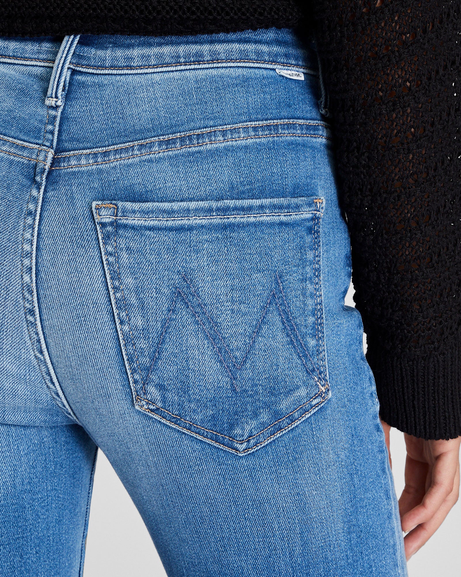 CLUB MONACO - MOTHER The Weekender Jeans - Denim