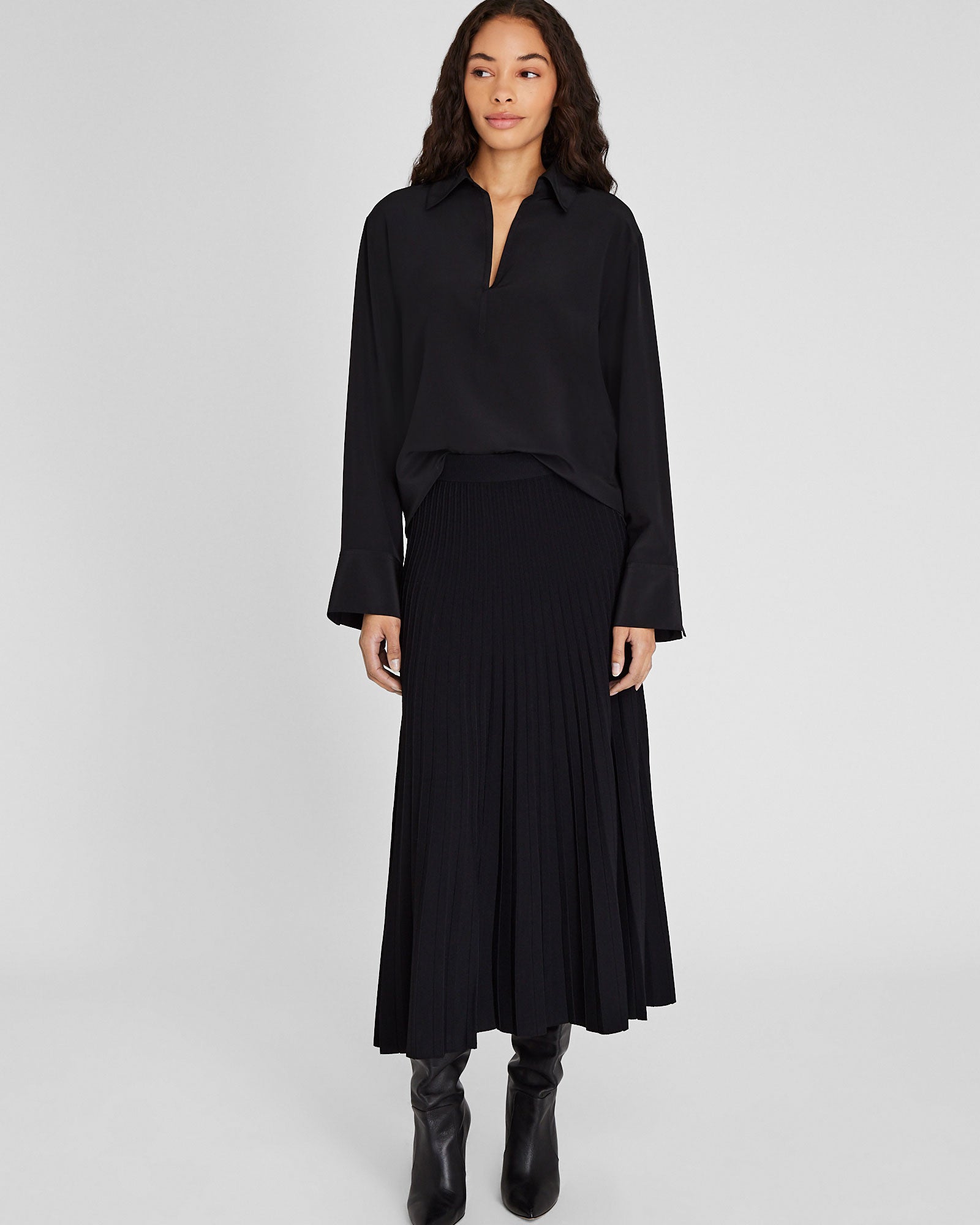 CLUB MONACO - Jupe mi-longue plissée en maille côtelée Sunburst - Noir