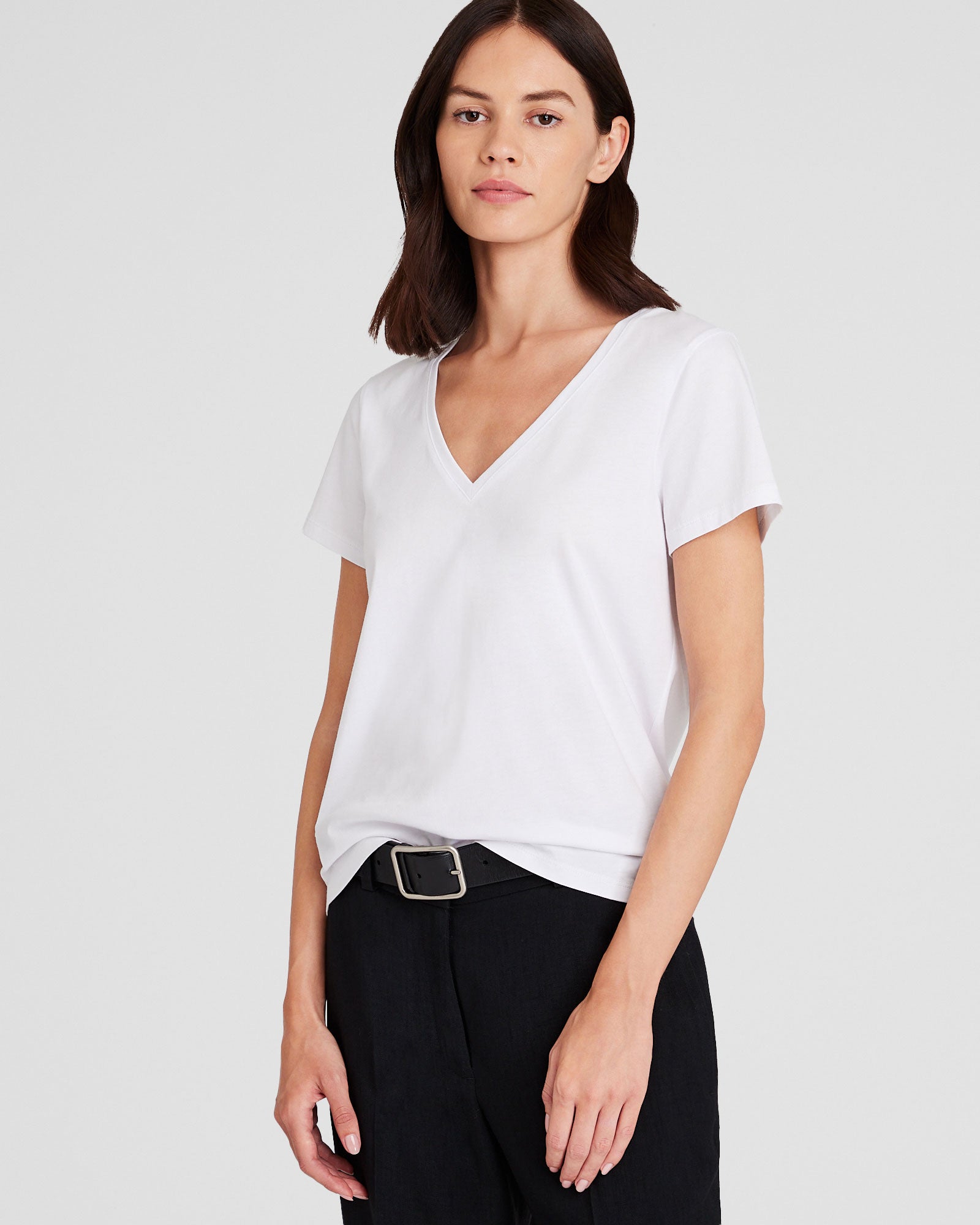 CLUB MONACO - The V-Neck T-Shirt - White