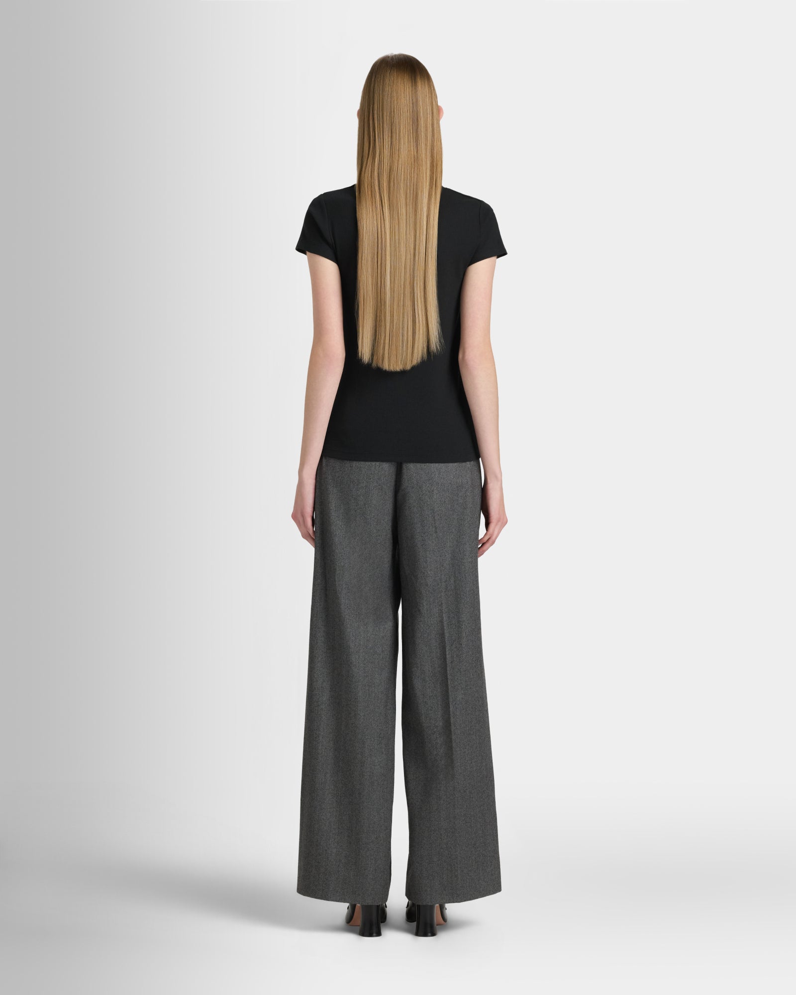 Club Monaco Corp, CA - Bowee Tee - Black