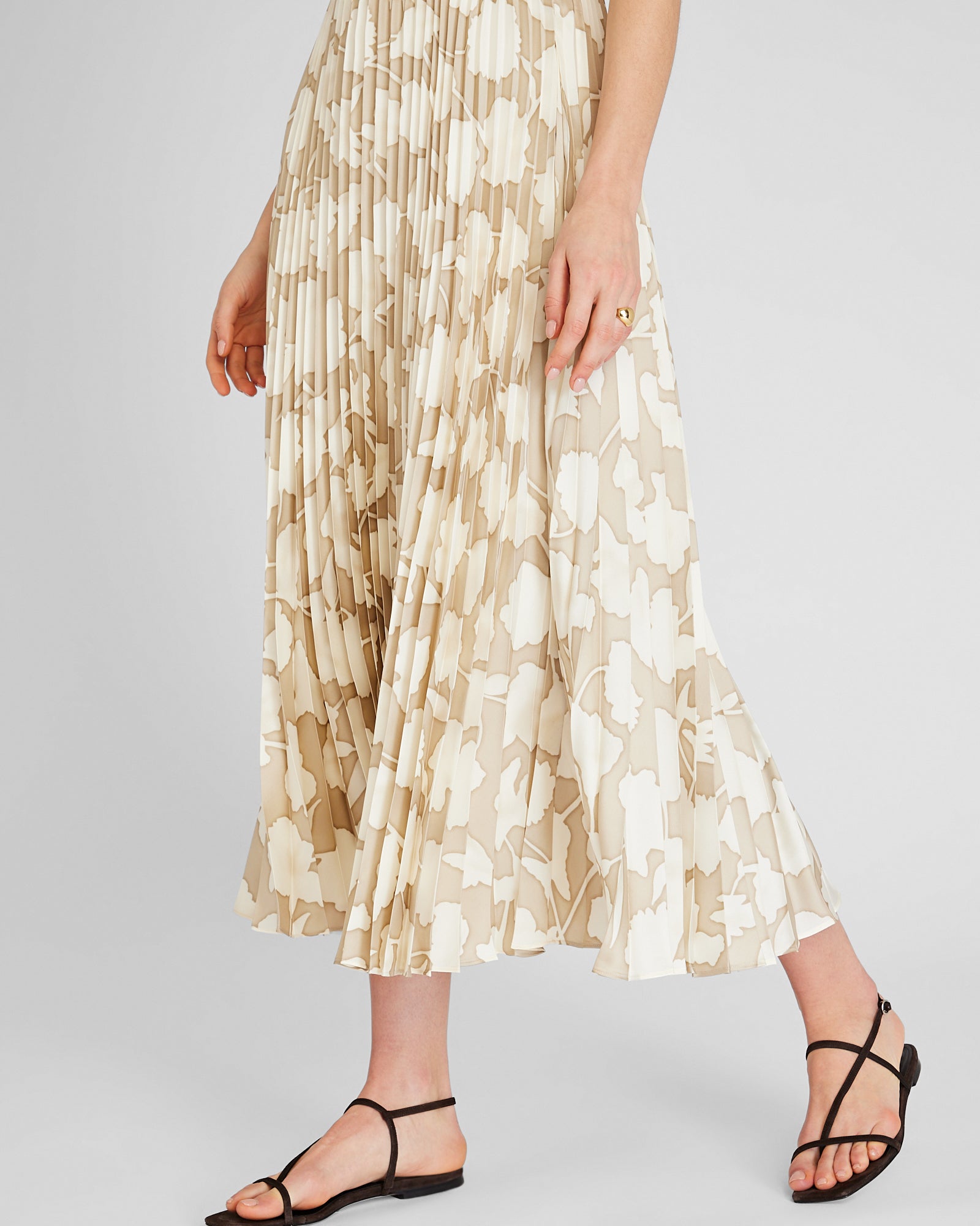 CLUB MONACO - V-Neck Pleated Maxi Dress - Base De Crème