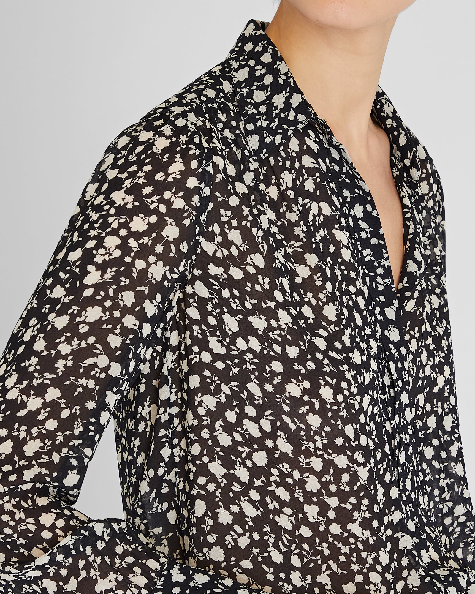 CLUB MONACO - Shirred Shoulder Blouse - Noir