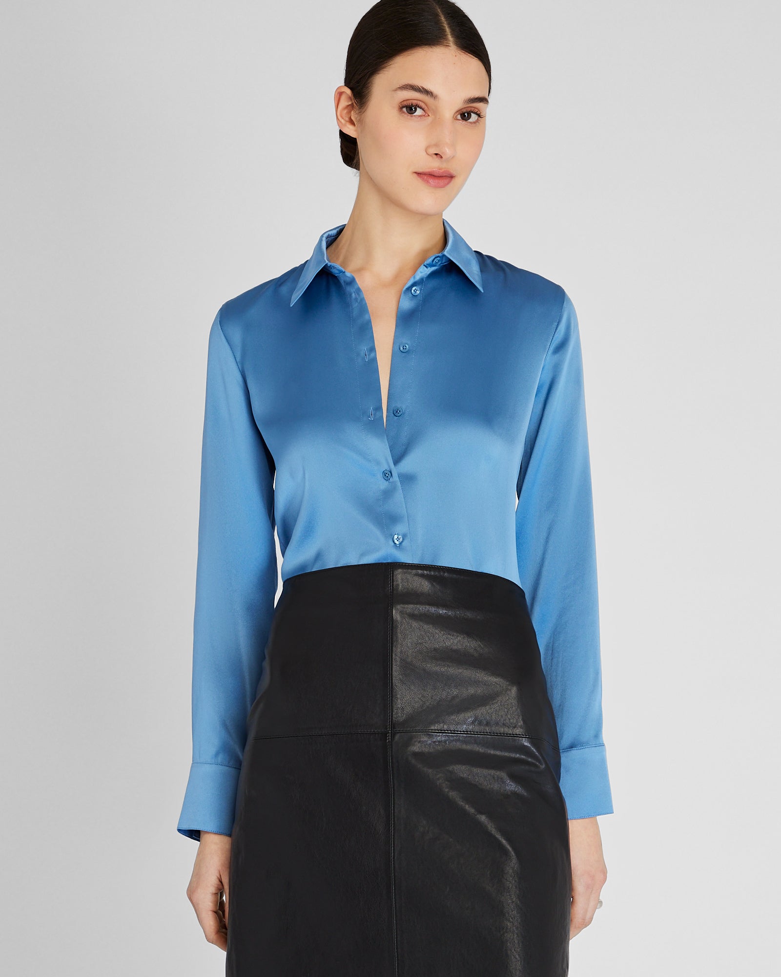CLUB MONACO - Chemise en charmeuse de soie coupe étroite - Bleu
