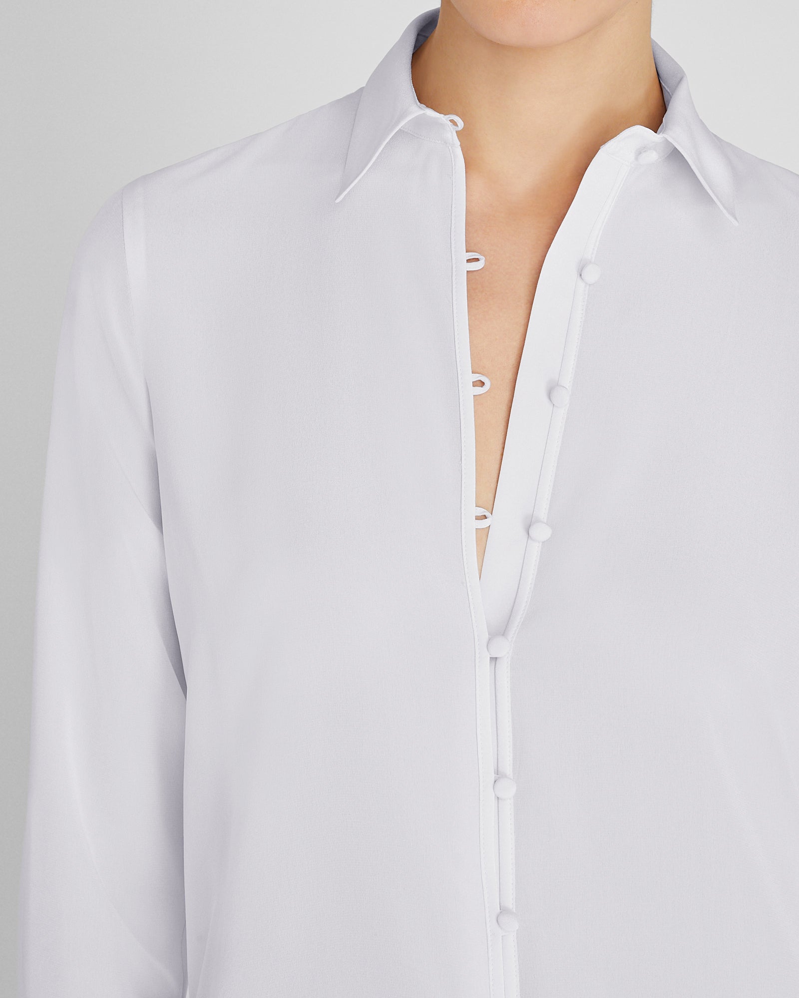 CLUB MONACO - Silk Covered-Button Blouse - Lumière du ciel