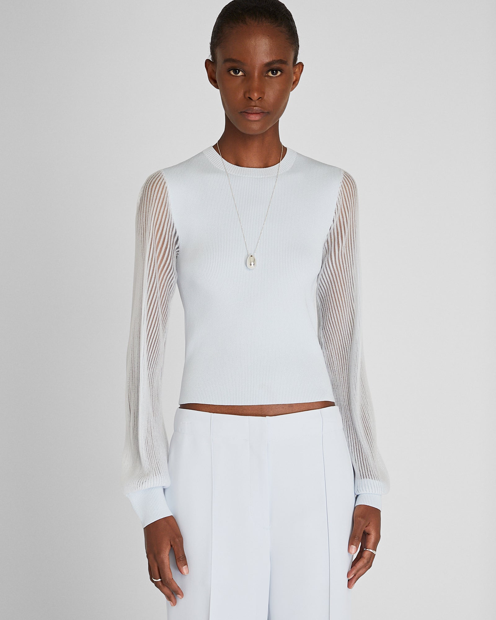 CLUB MONACO - Pull ras du cou à manches transparentes - Lumière du ciel