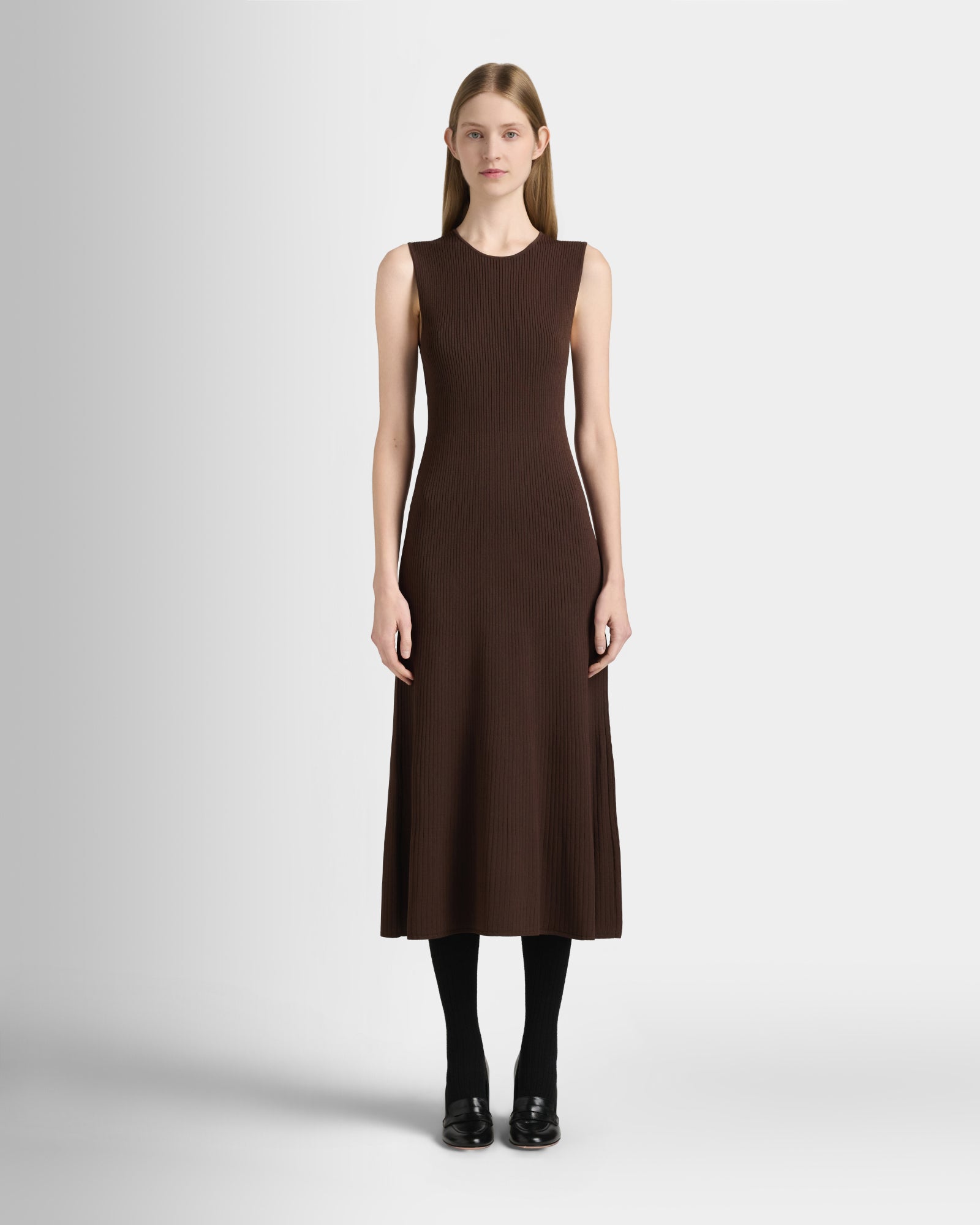 Club Monaco Corp, CA - Ribbed Crewneck Midi Dress - Chocolat