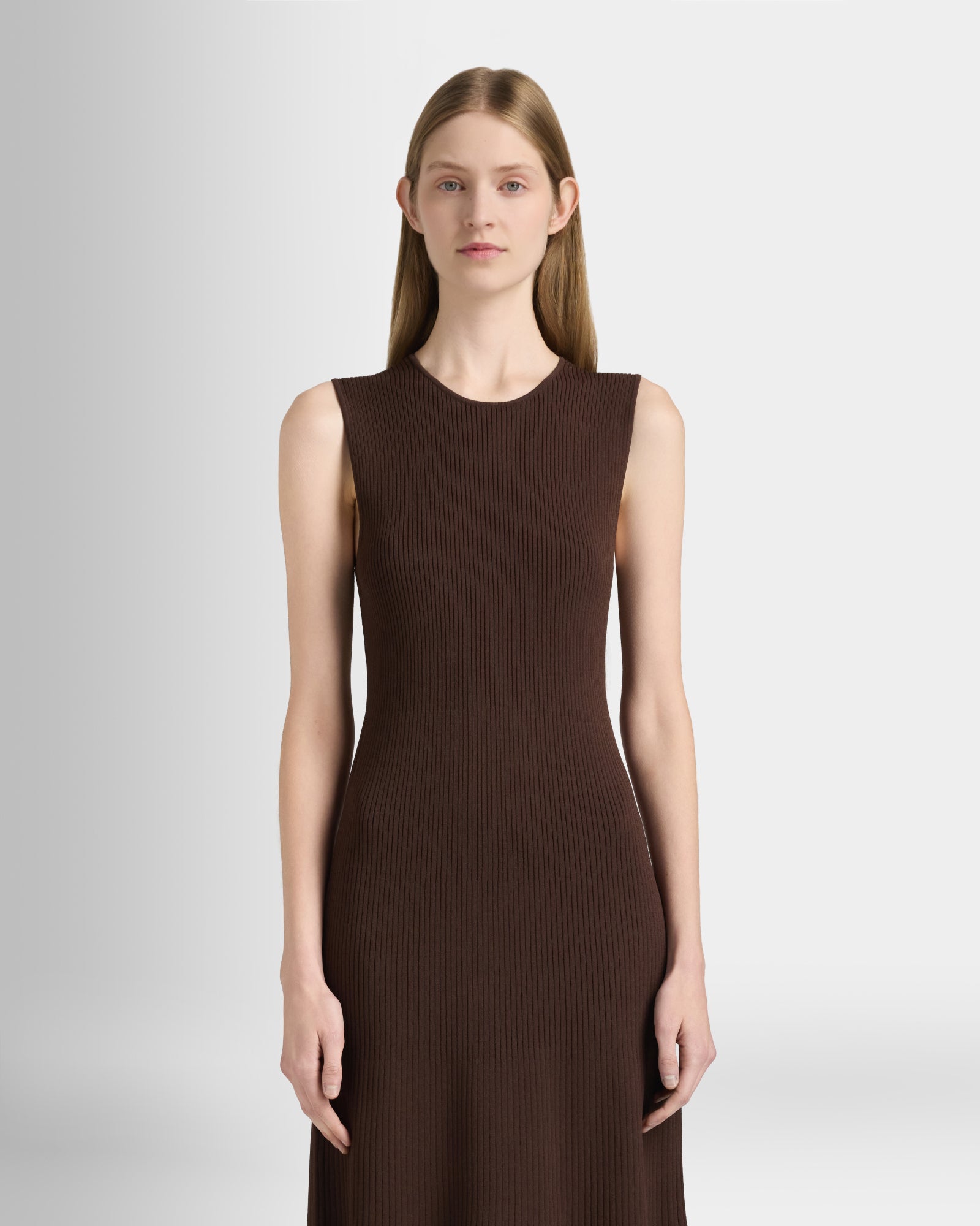 Club Monaco Corp, CA - Ribbed Crewneck Midi Dress - Chocolat