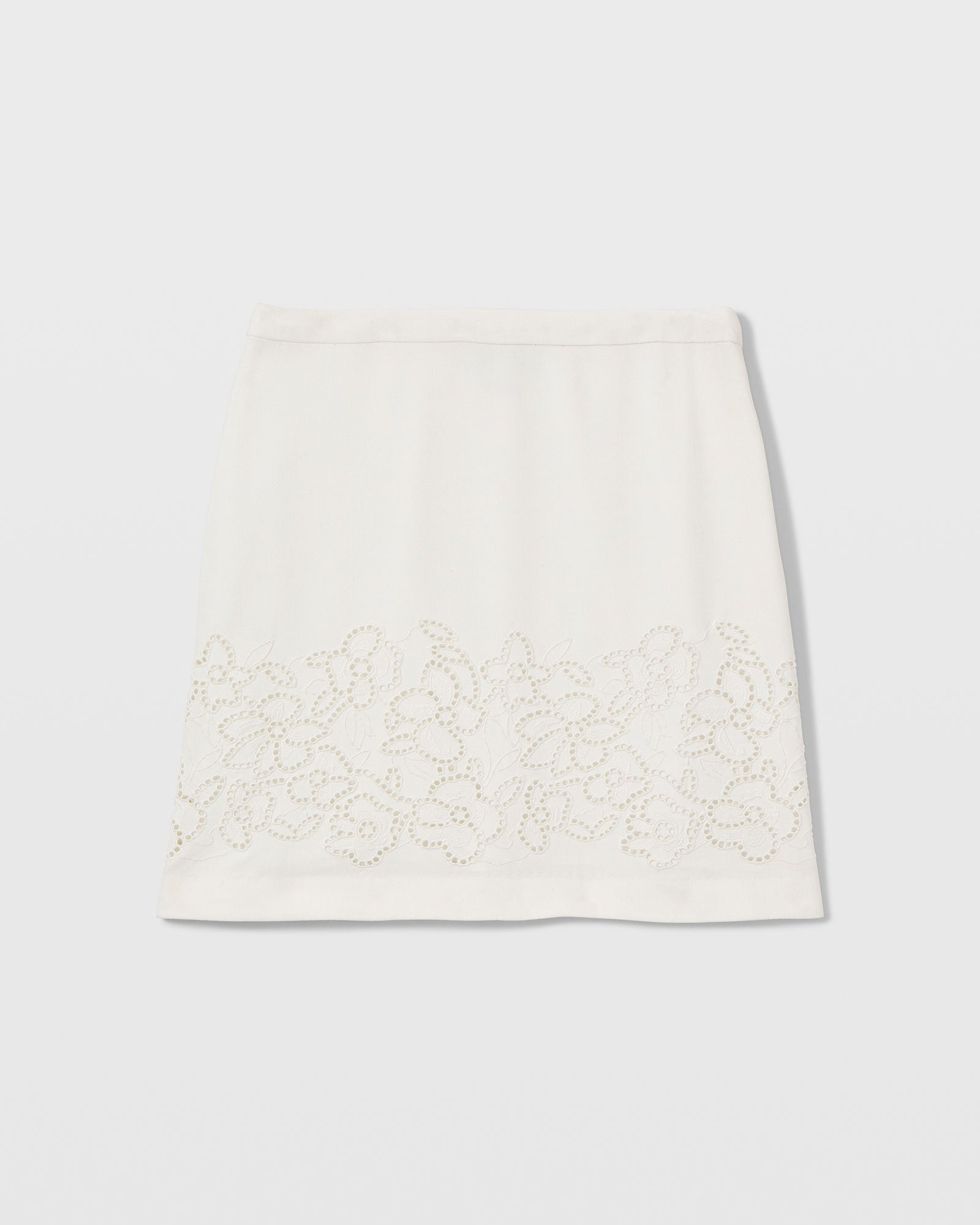 CLUB MONACO - Minijupe à œillets brodés - Blanc