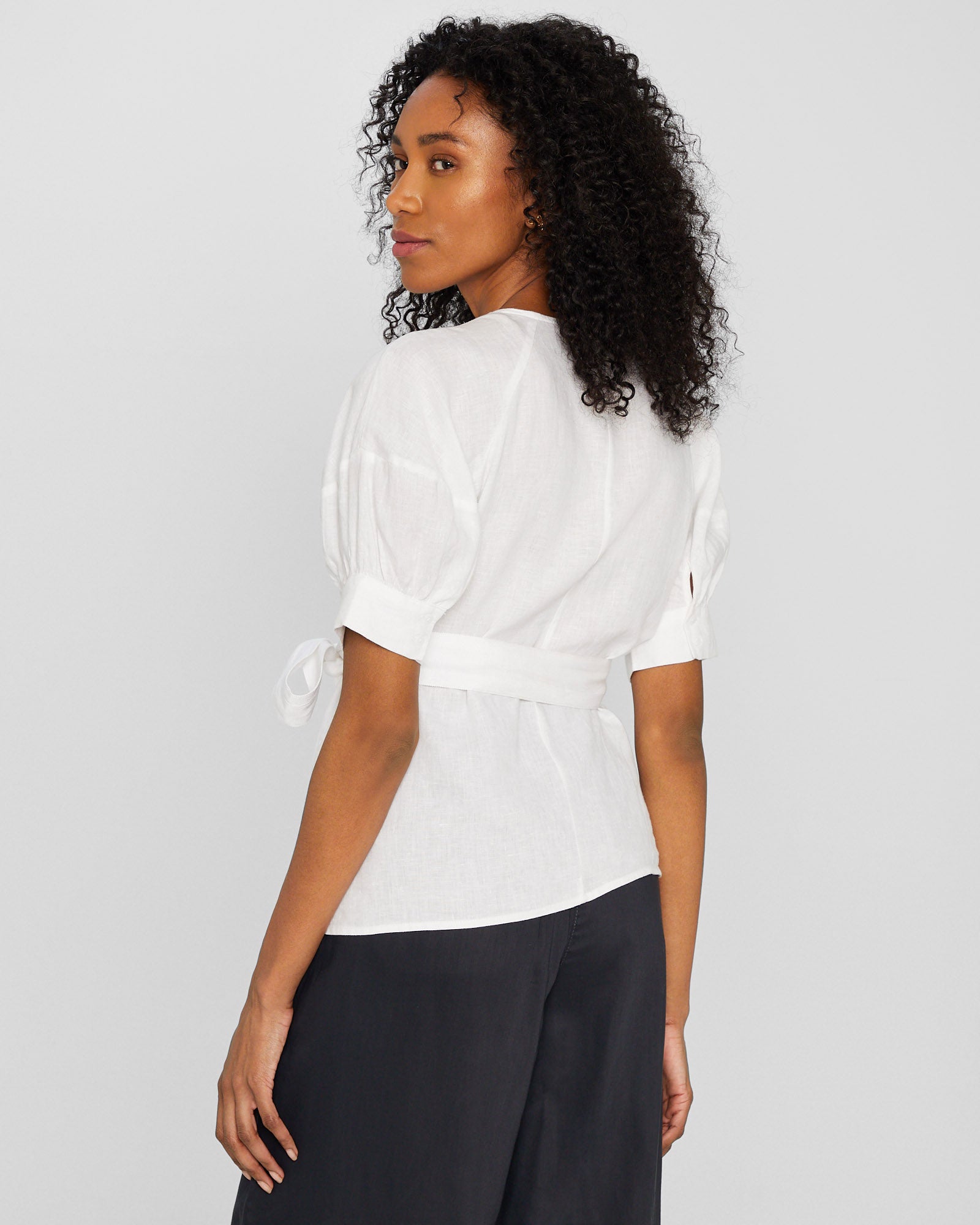 CLUB MONACO - Linen Wrap Top - White