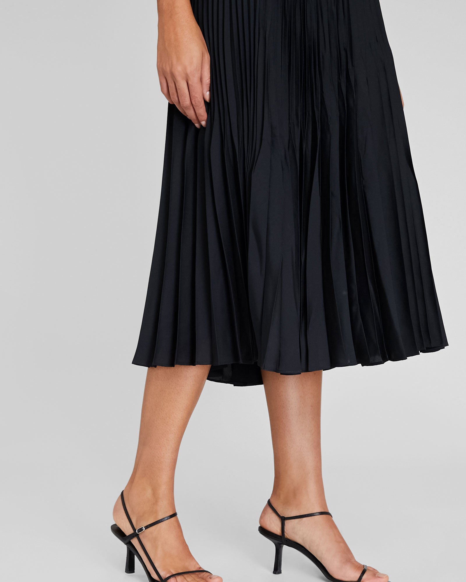 CLUB MONACO - Angle Pleated Skirt - Black Base