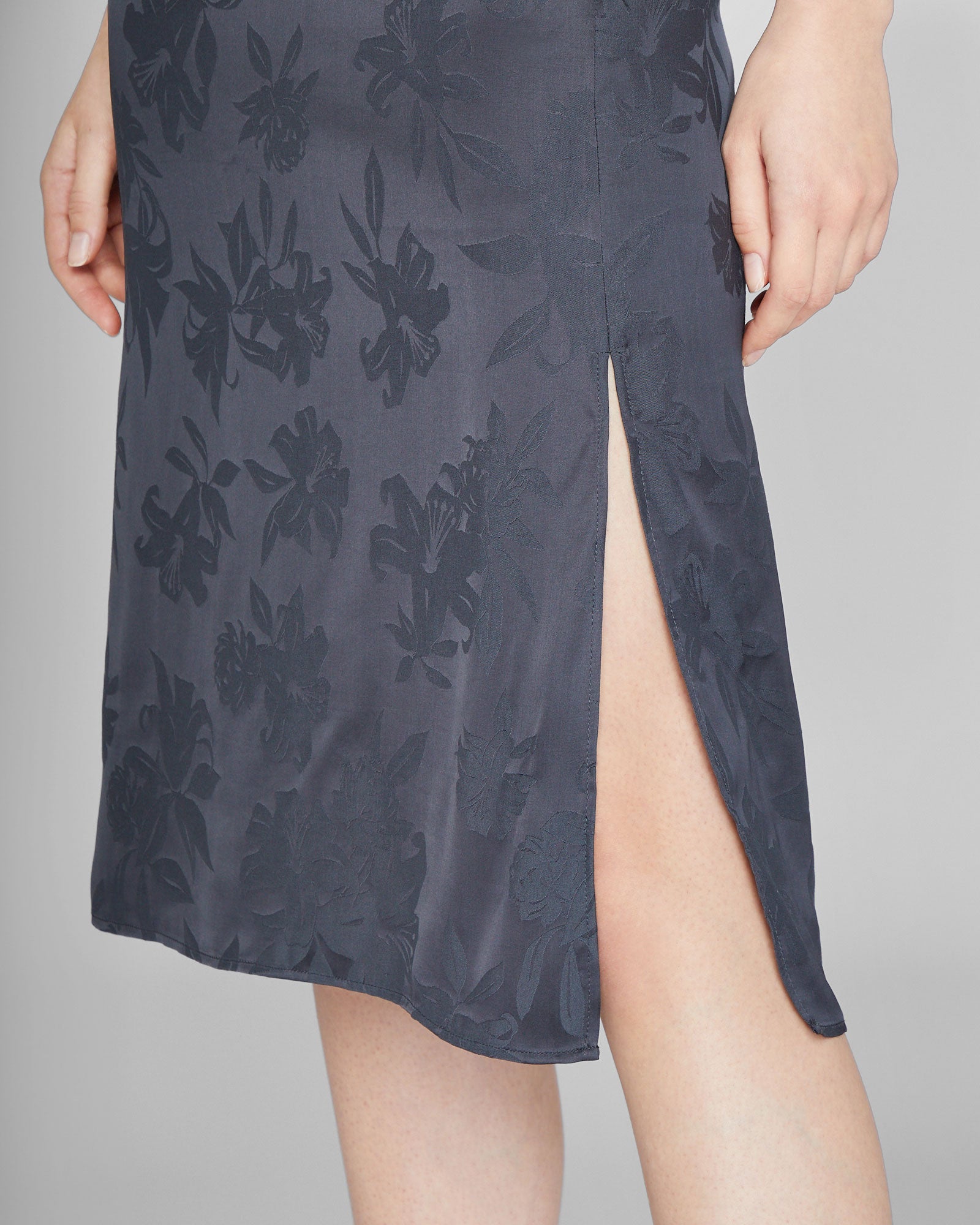 CLUB MONACO - Robe à bretelles asymétrique - Ébène