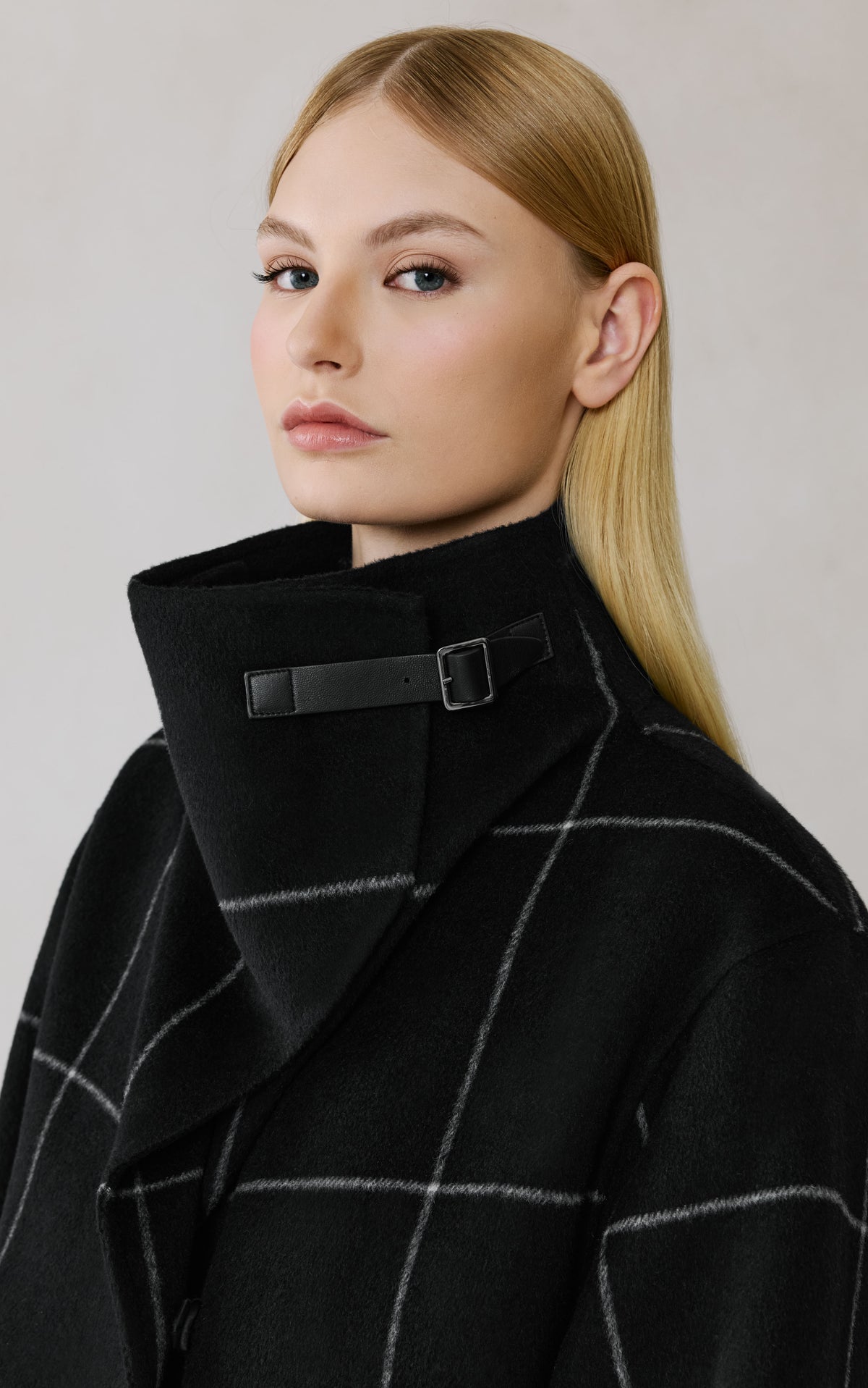 Club Monaco - Manteau cocon en laine double face Jackie-P SOIA & KYO en noir charbon - Charbon noir