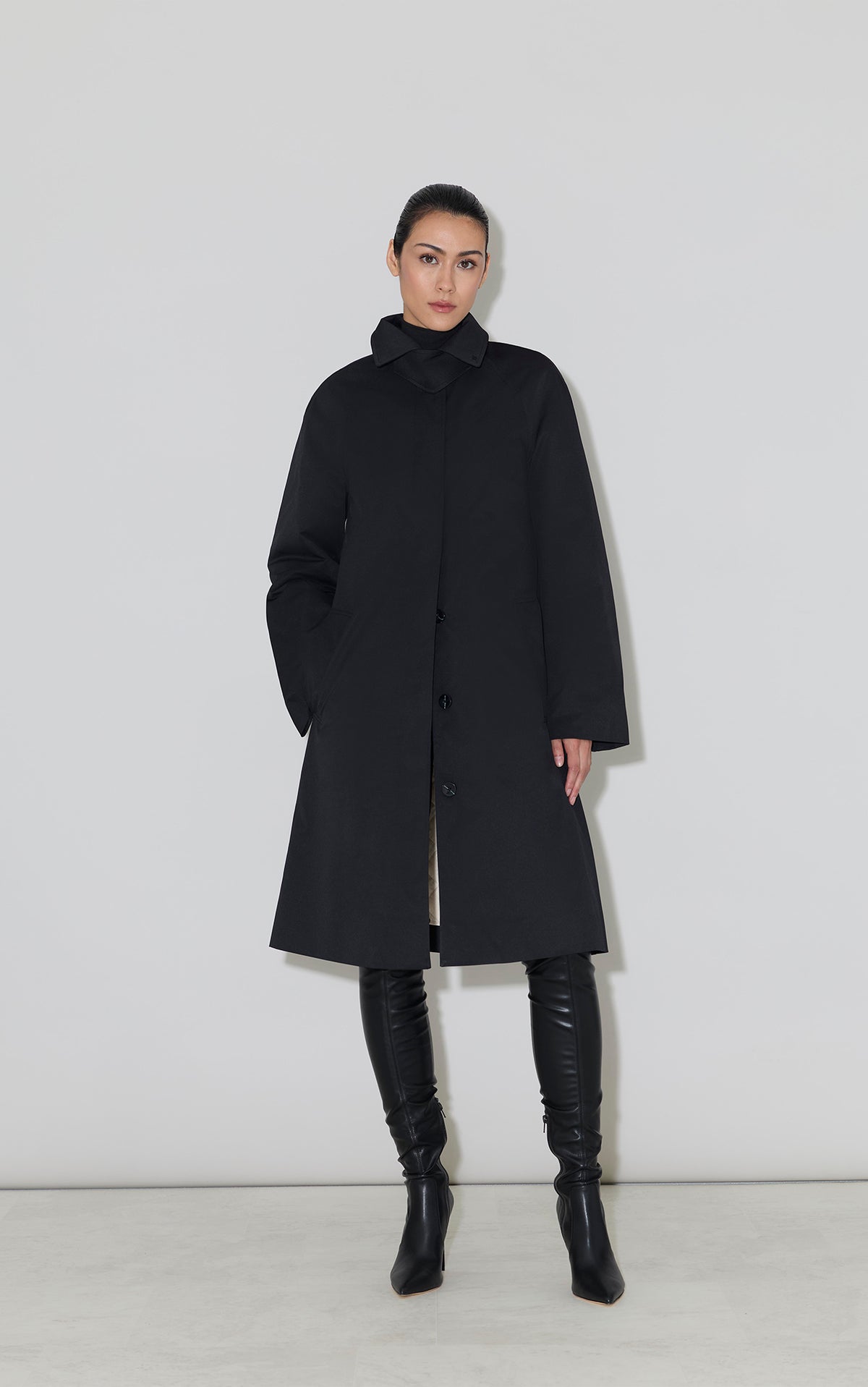 Club Monaco - SOIA & KYO Ulla Car Coat in Water Repellent Twill in Black - Noir