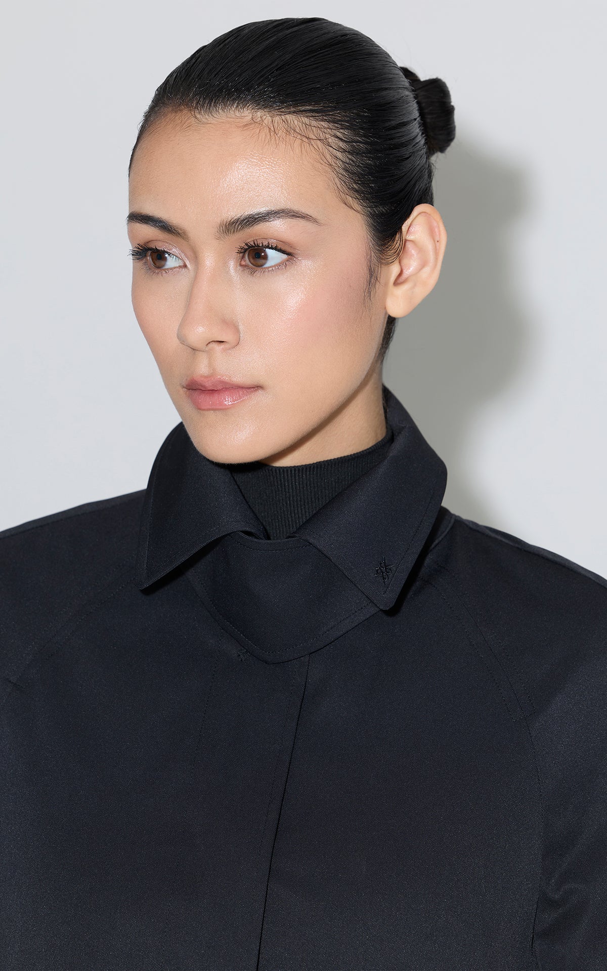 Club Monaco - SOIA & KYO Ulla Car Coat in Water Repellent Twill in Black - Noir