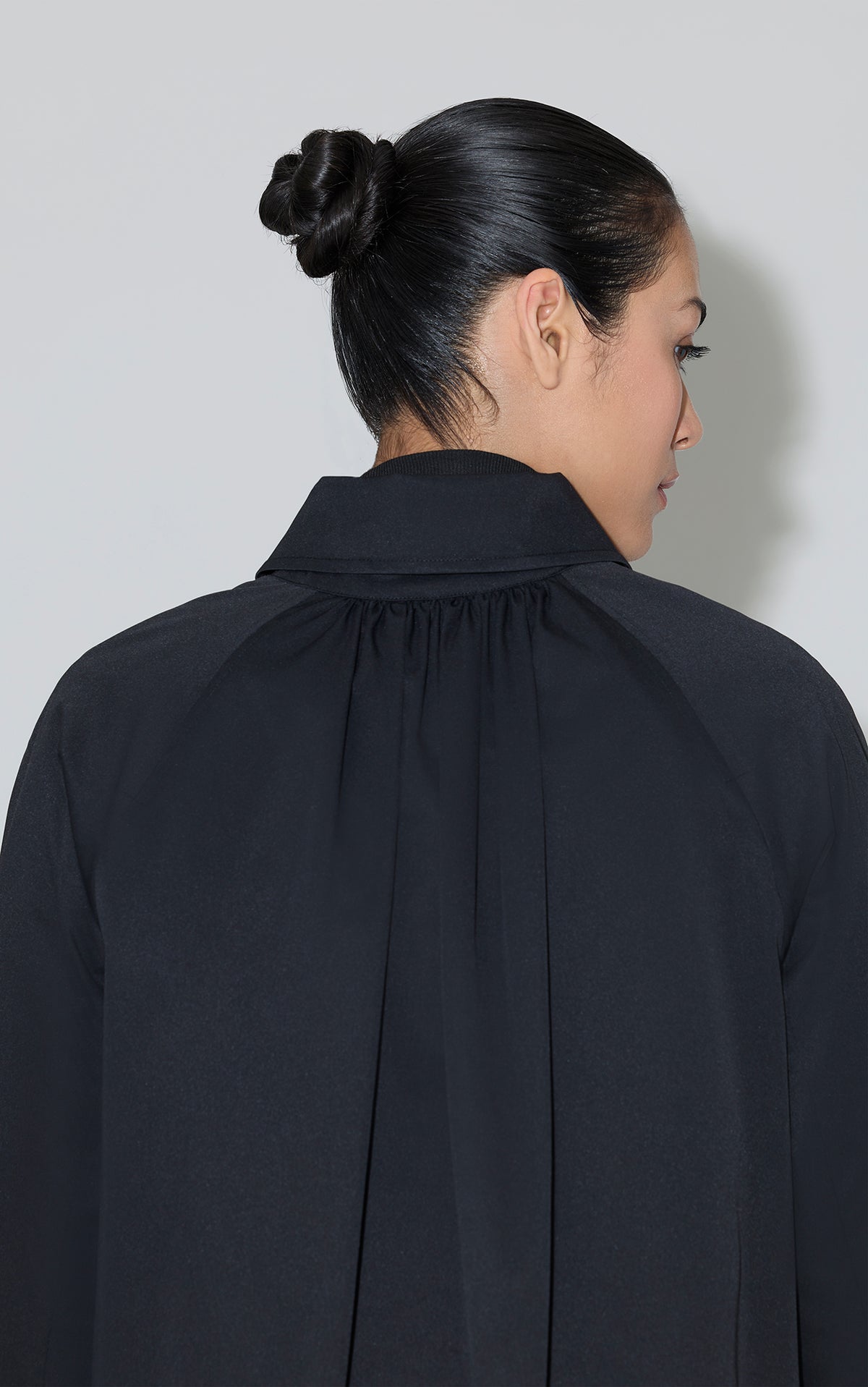 Club Monaco - SOIA & KYO Ulla Car Coat in Water Repellent Twill in Black - Noir