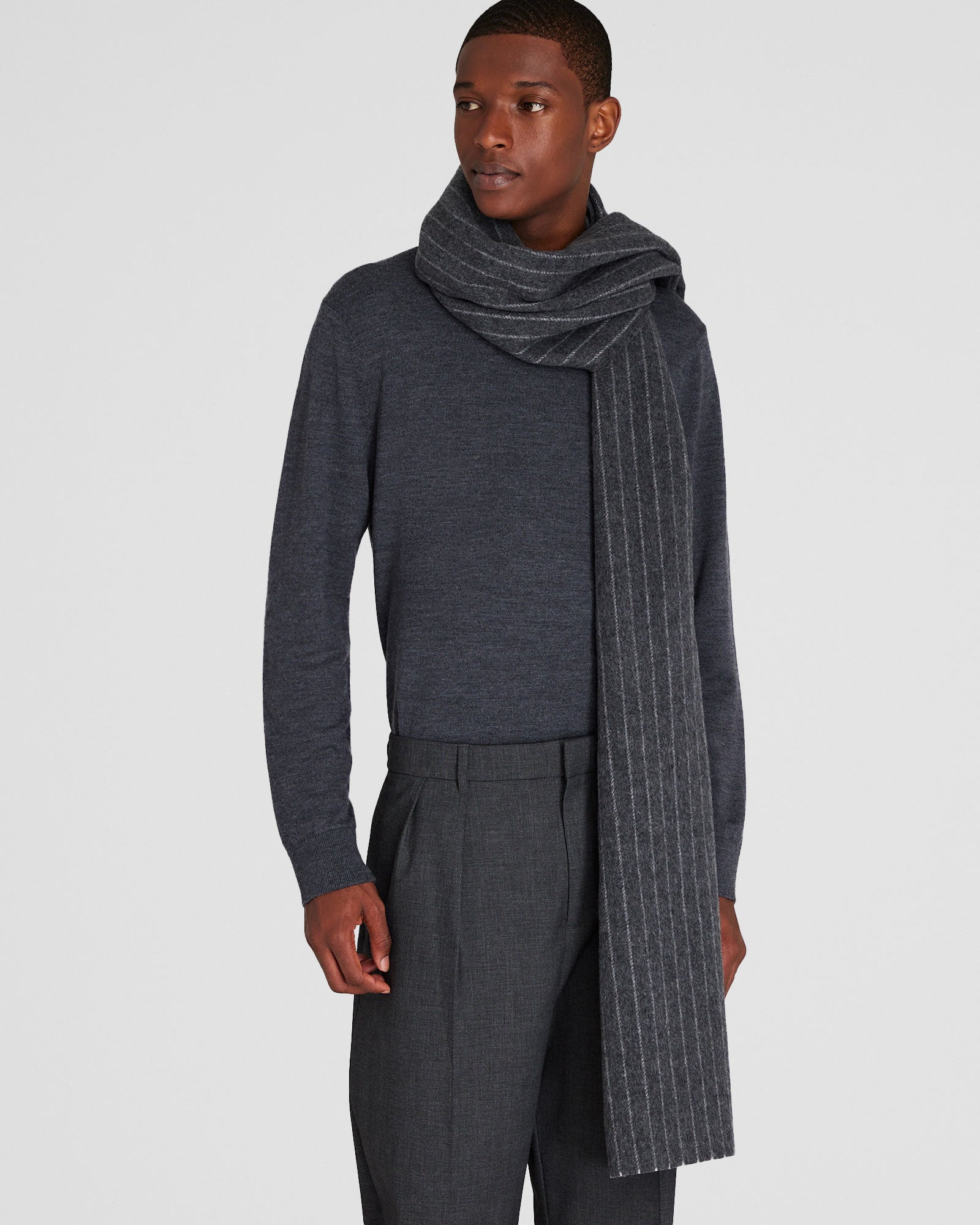CLUB MONACO - Écharpe double face - Base de charbon de bois
