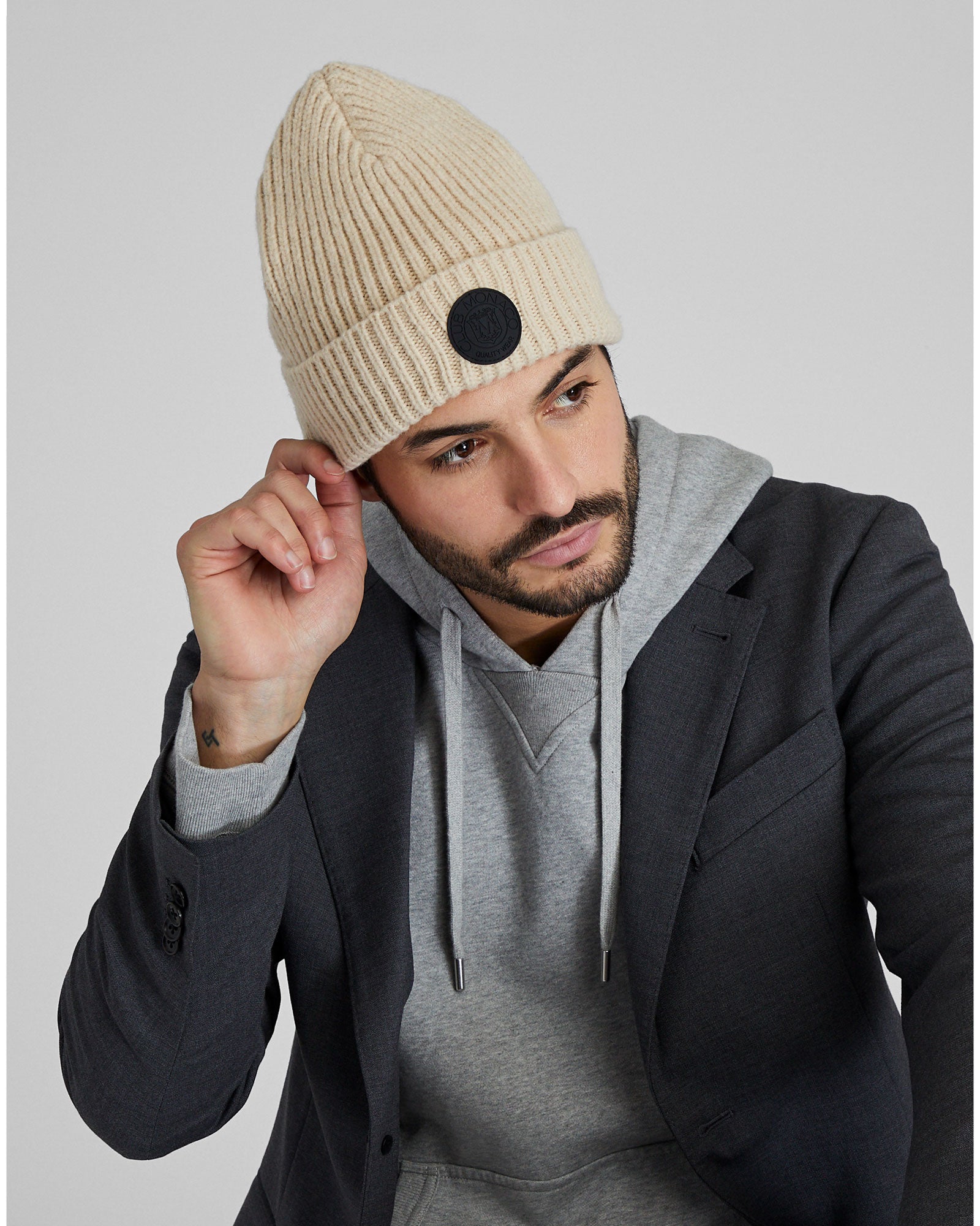 CLUB MONACO - Crest Beanie - Beige