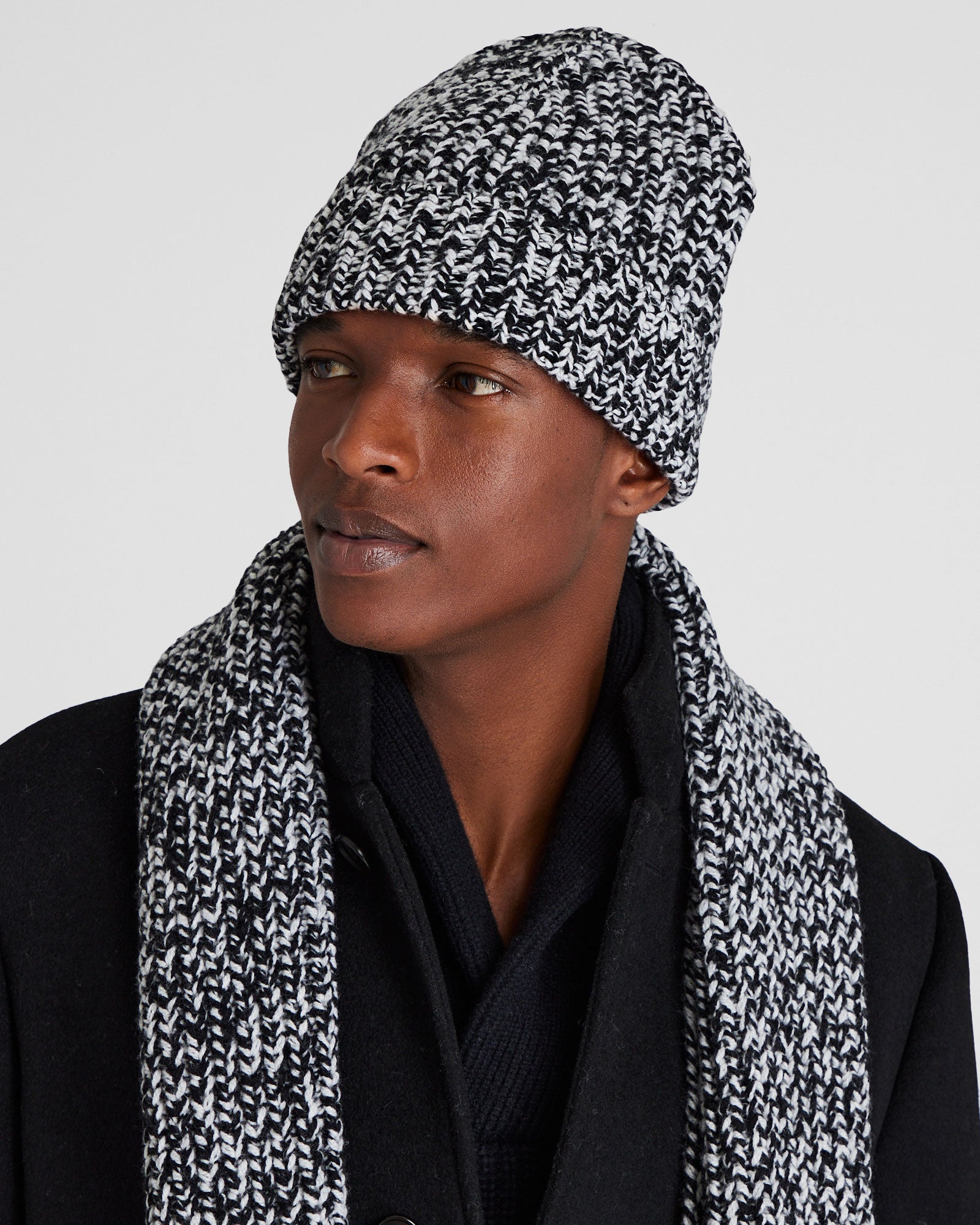 CLUB MONACO - Bonnet fantaisie en tricot côtelé - Noir