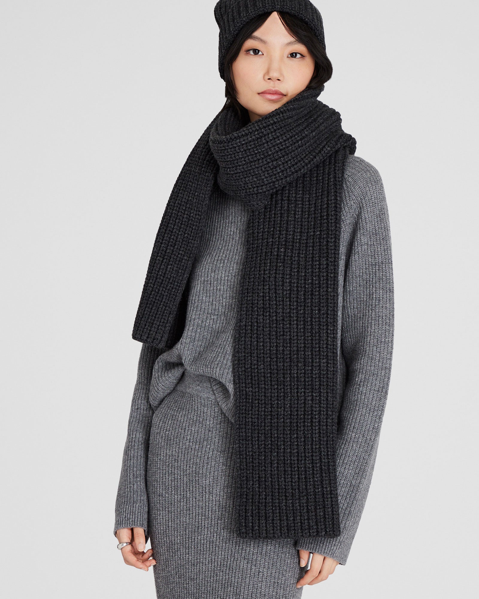 CLUB MONACO - Wool Blend Ribbed-Knit Scarf - Dark Heather
