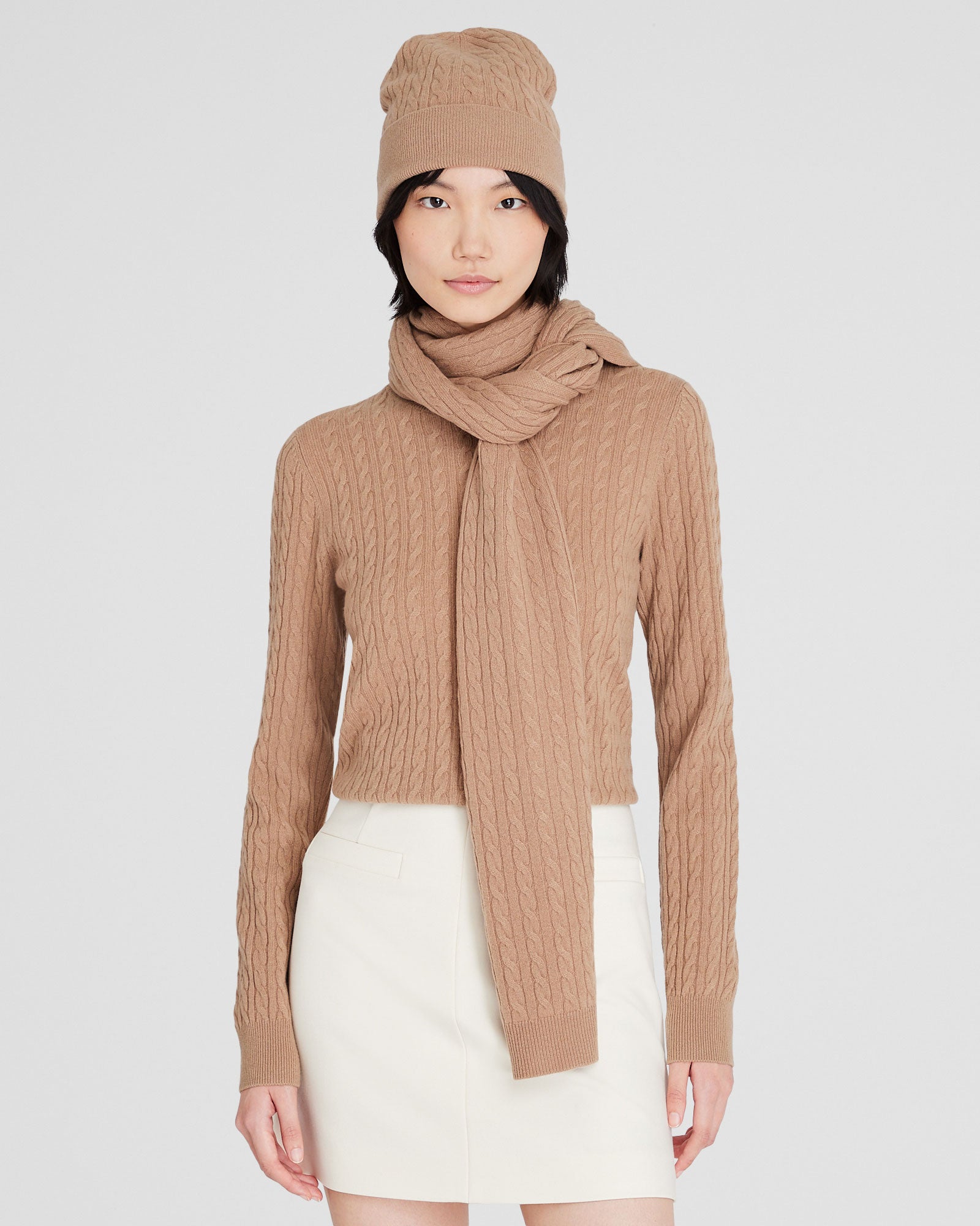 CLUB MONACO - Chapeau en tricot torsadé de cachemire - Chameau