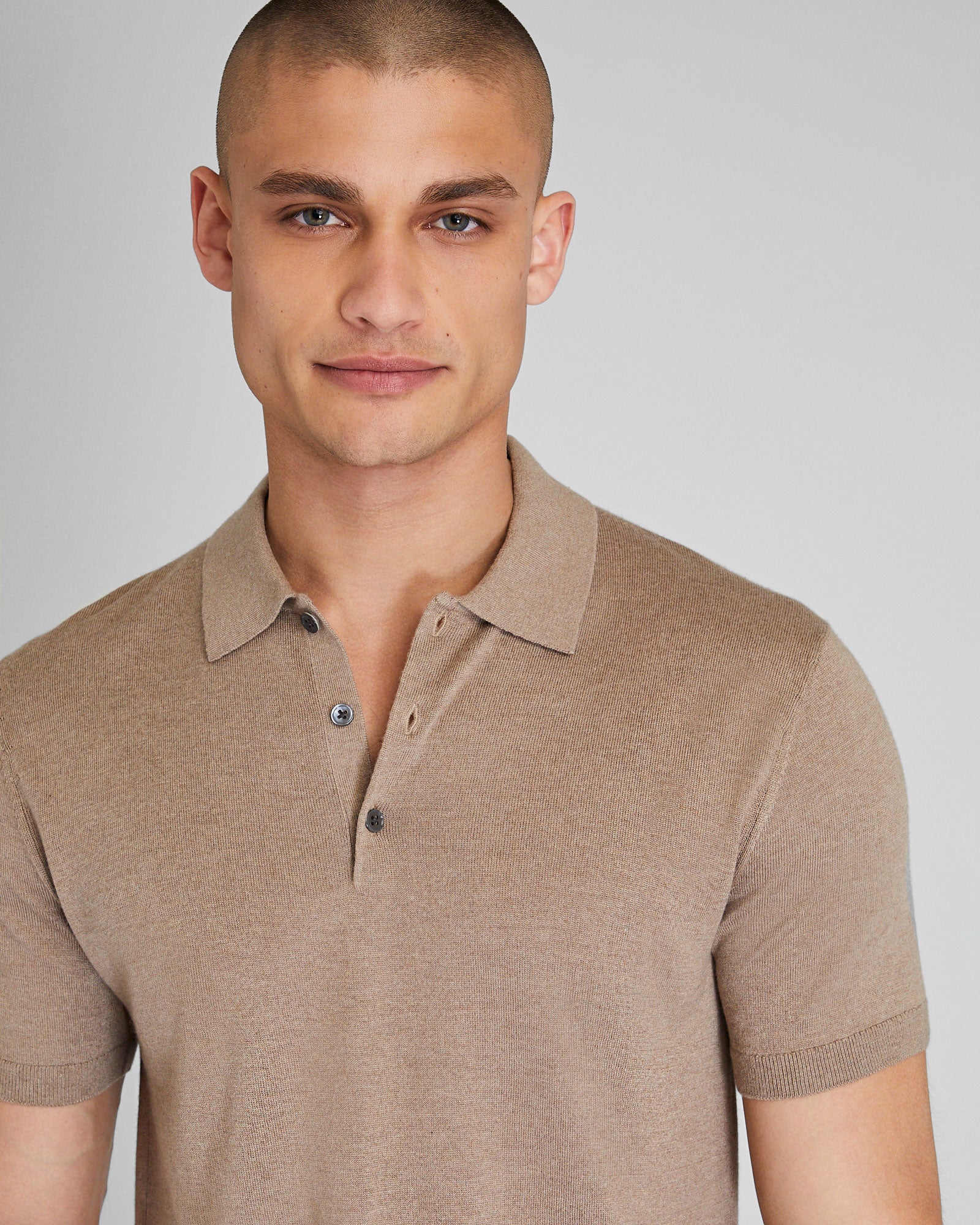 CLUB MONACO - Polo soie/cachemire manche courte - Brun