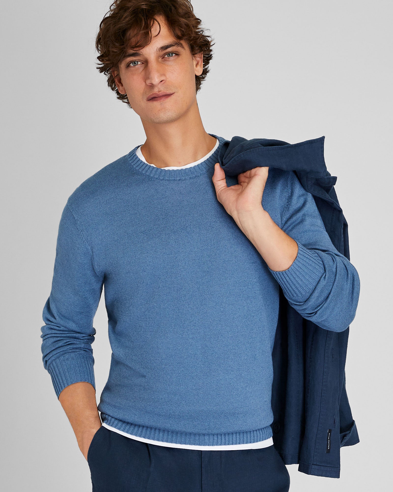 CLUB MONACO - Chandail en mélange de lin et coton - Bleu moyen