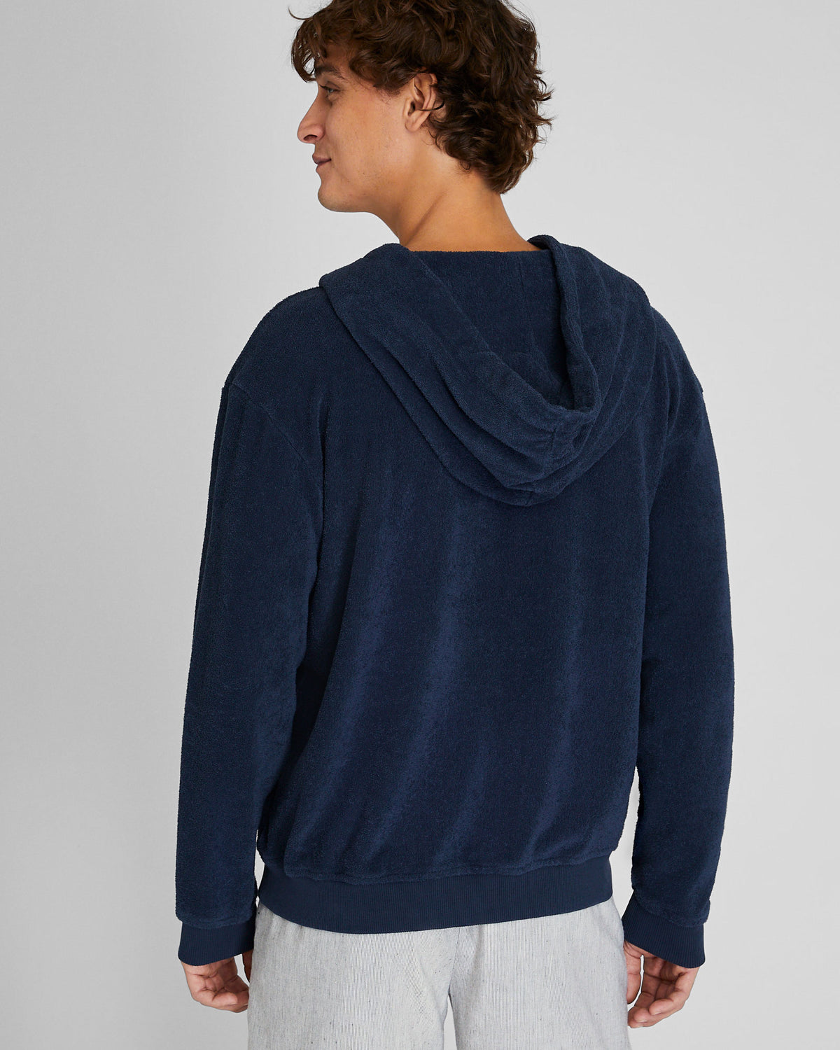 Club Monaco - Chandail à capuchon tissu bouclette - Marine
