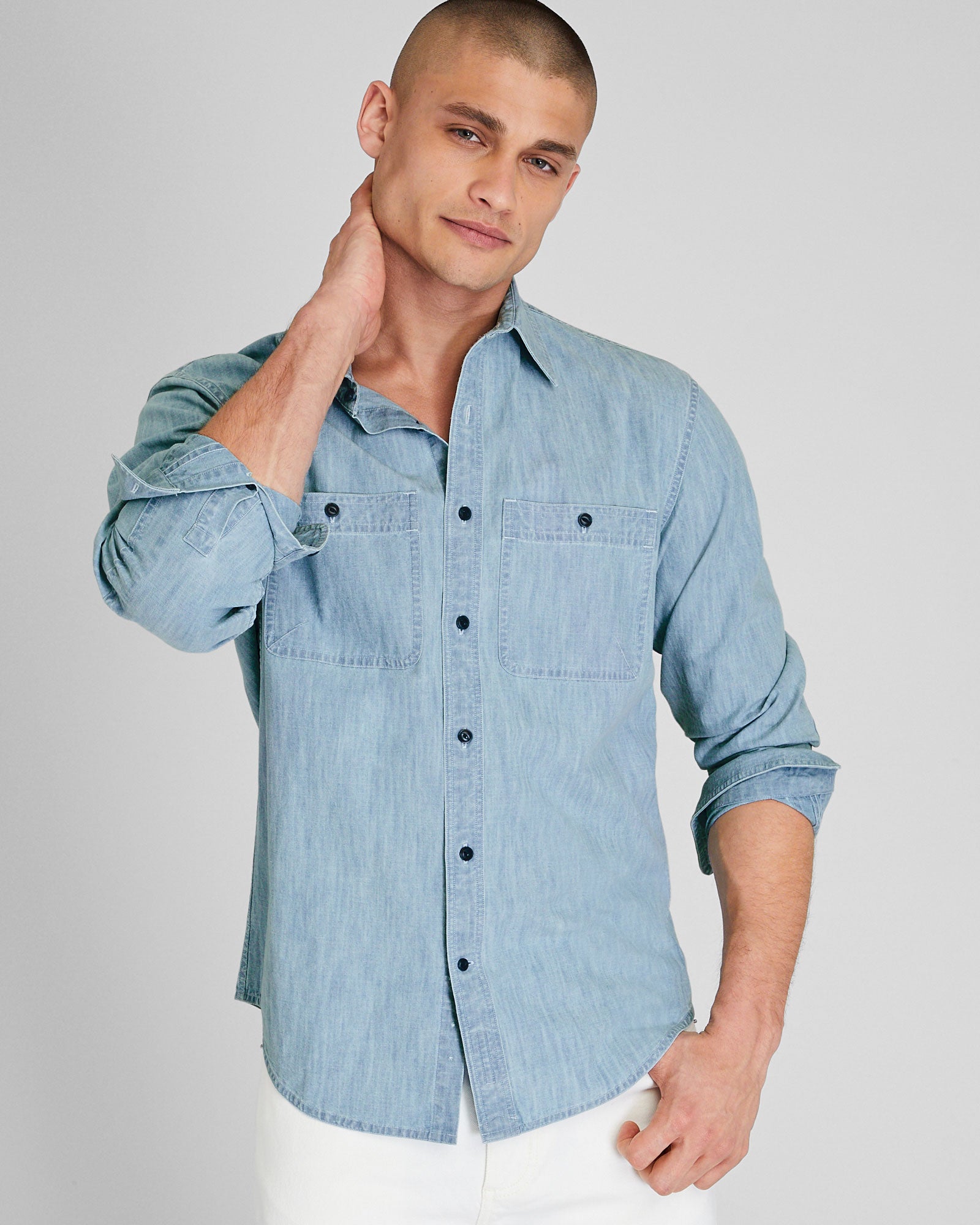 CLUB MONACO - Long Sleeve Button Down Chambray Workshirt - Lt.Denim