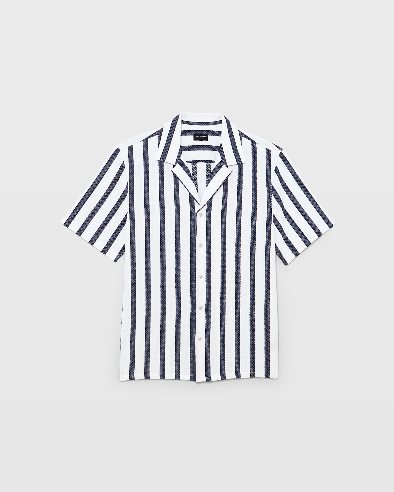 CLUB MONACO - Chemise à col camp en tissu gaufré - Rayures Marines