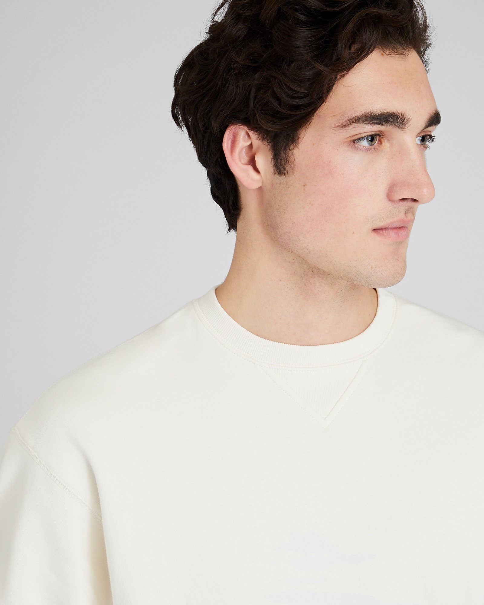 CLUB MONACO - Chandail ras du cou à écusson blanc - Crème