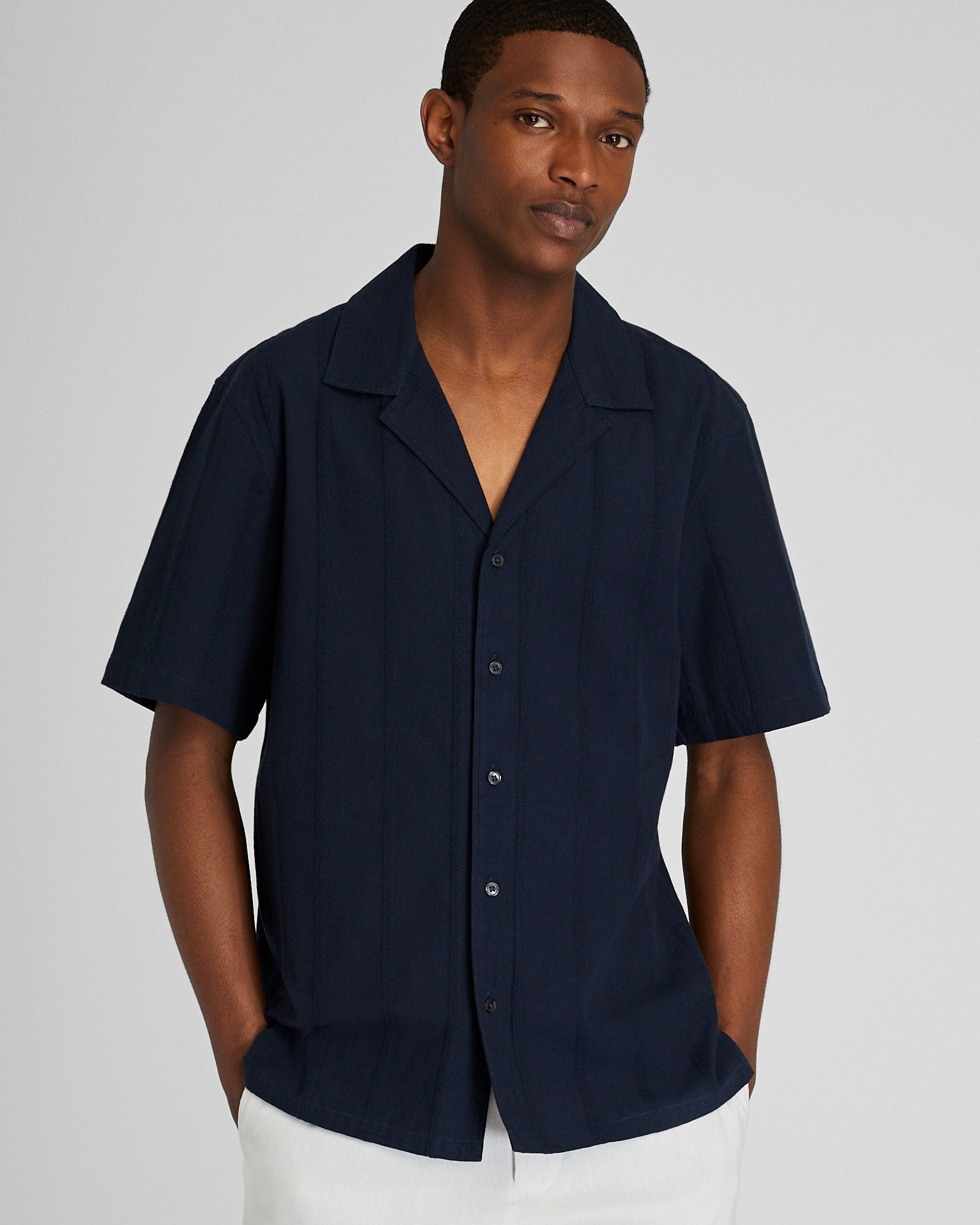 CLUB MONACO - Chemise texturée manches courtes - Marine