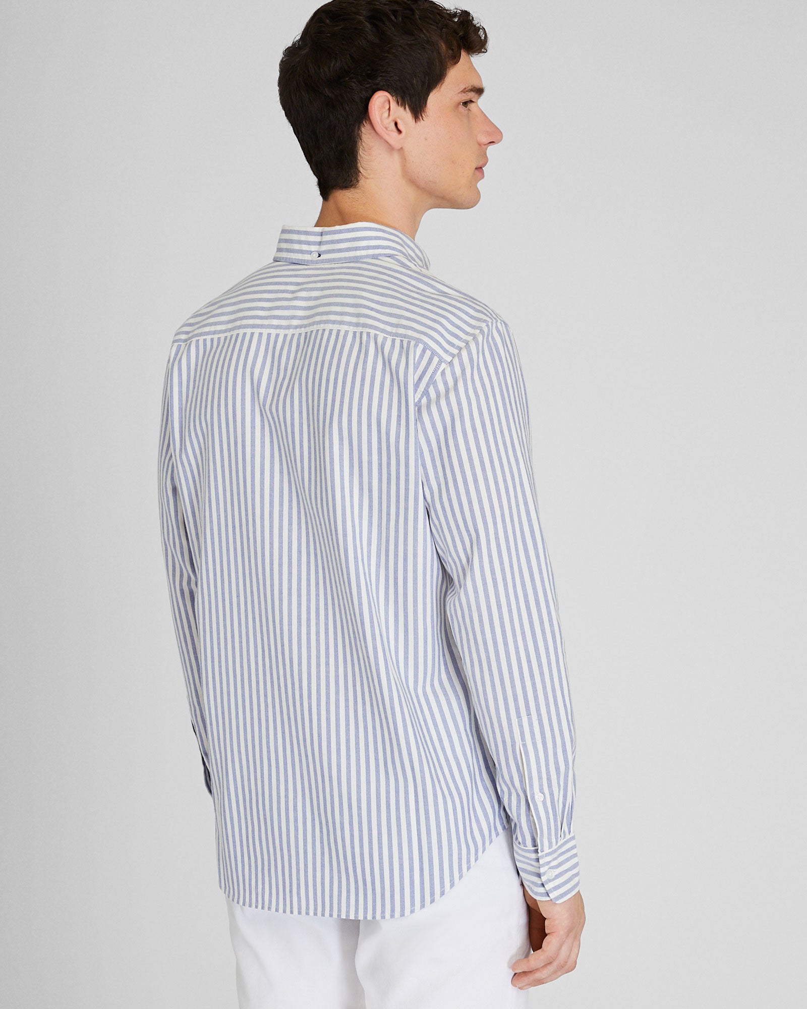 CLUB MONACO - Chemise Oxford légère et ajustée - Rayure Bleue