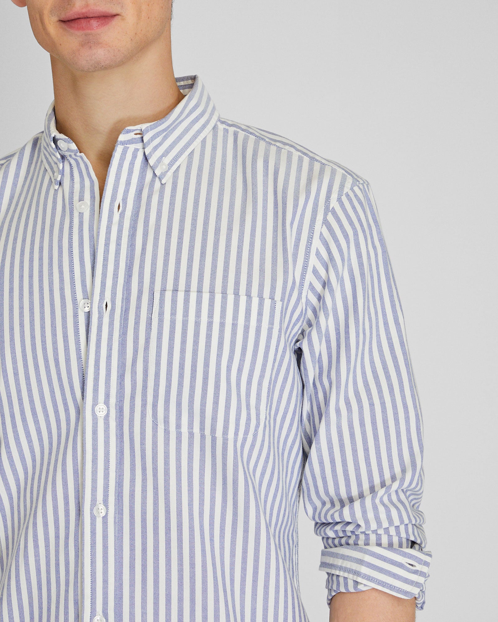 CLUB MONACO - Chemise Oxford légère et ajustée - Rayure Bleue
