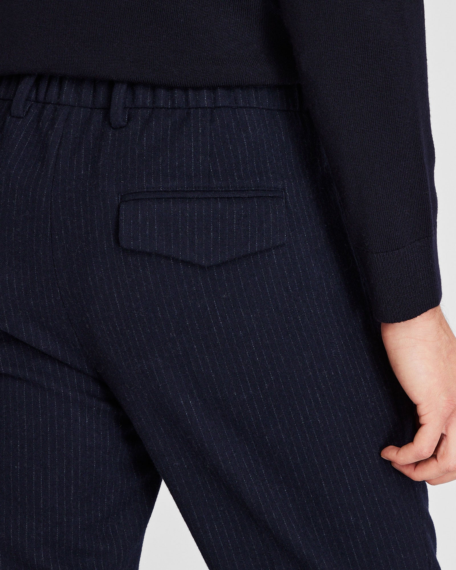 CLUB MONACO - Pantalon élastique hybride en laine - Rayures Marines