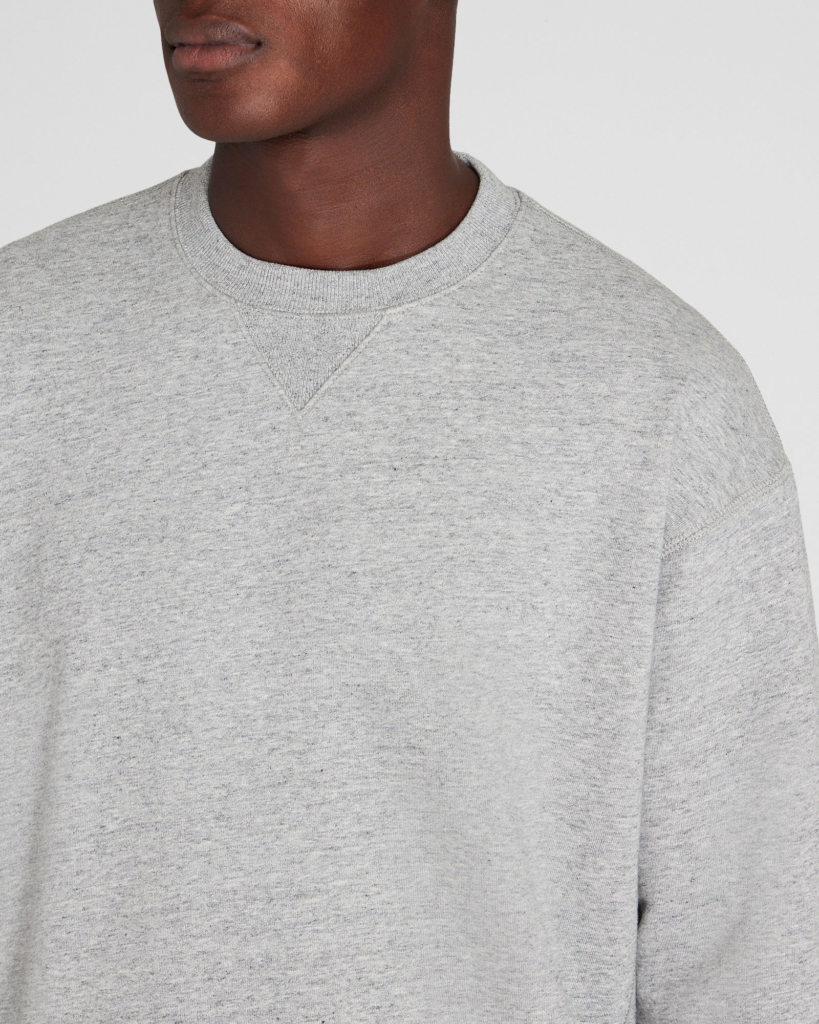 CLUB MONACO - Sweat en molleton décontracté à col rond - Gris Chiné Clair