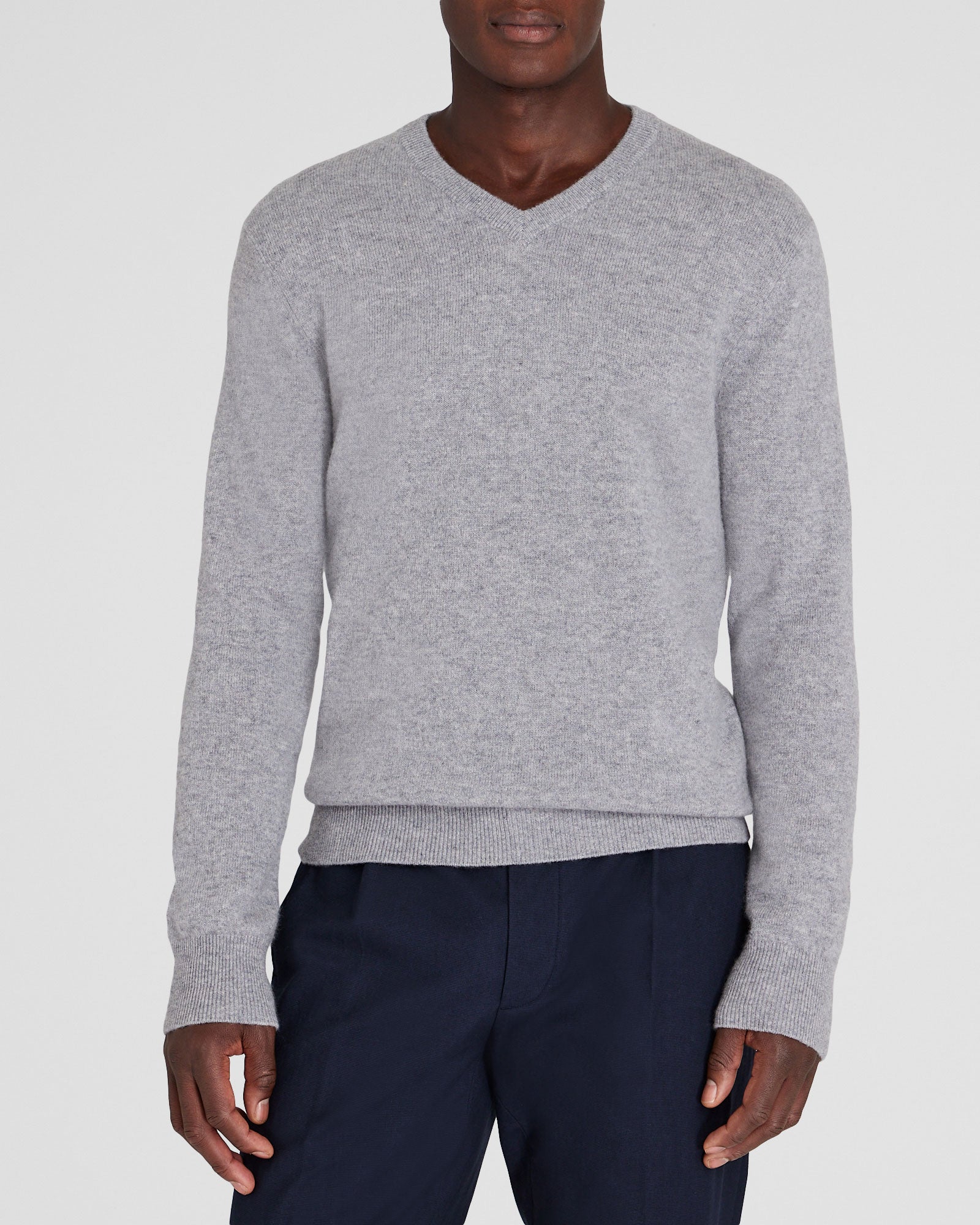 CLUB MONACO - Lightweight Cashmere V-Neck Sweater - Heather Grey