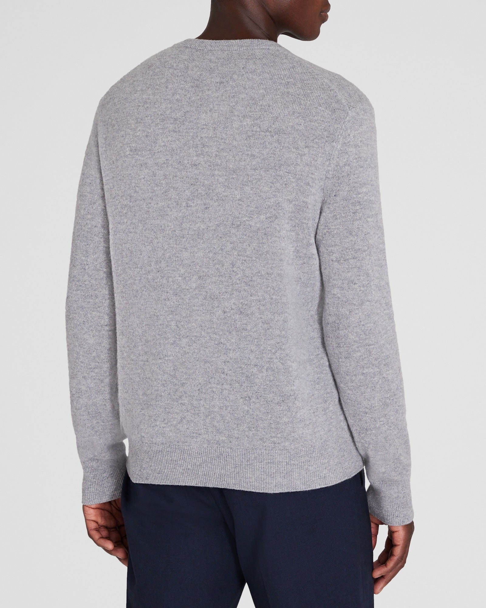 CLUB MONACO - Lightweight Cashmere V-Neck Sweater - Heather Grey